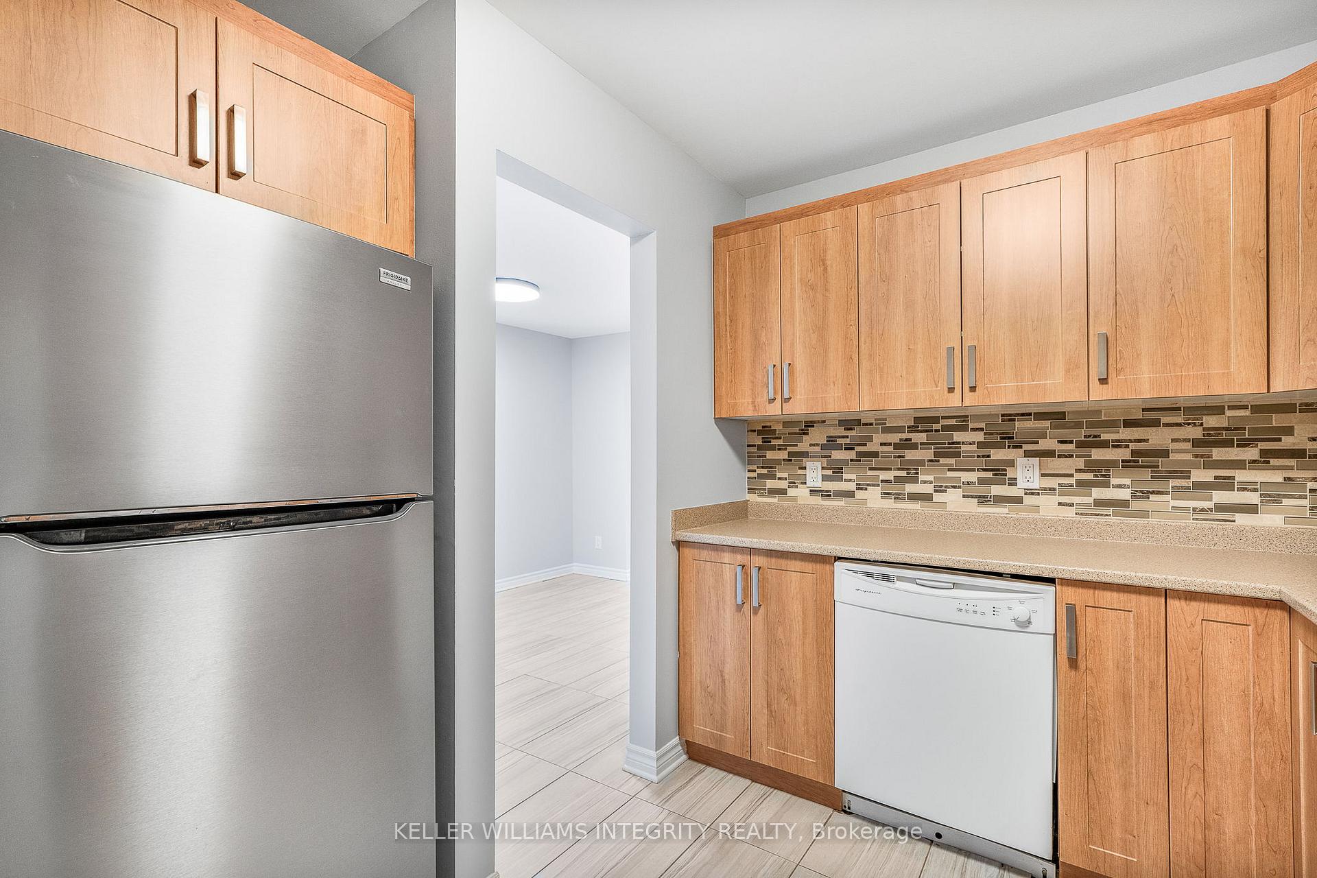 Photo 15 of Unit 4, 6581 Colony Square, Ottawa, Convent Glen North — HOMEH