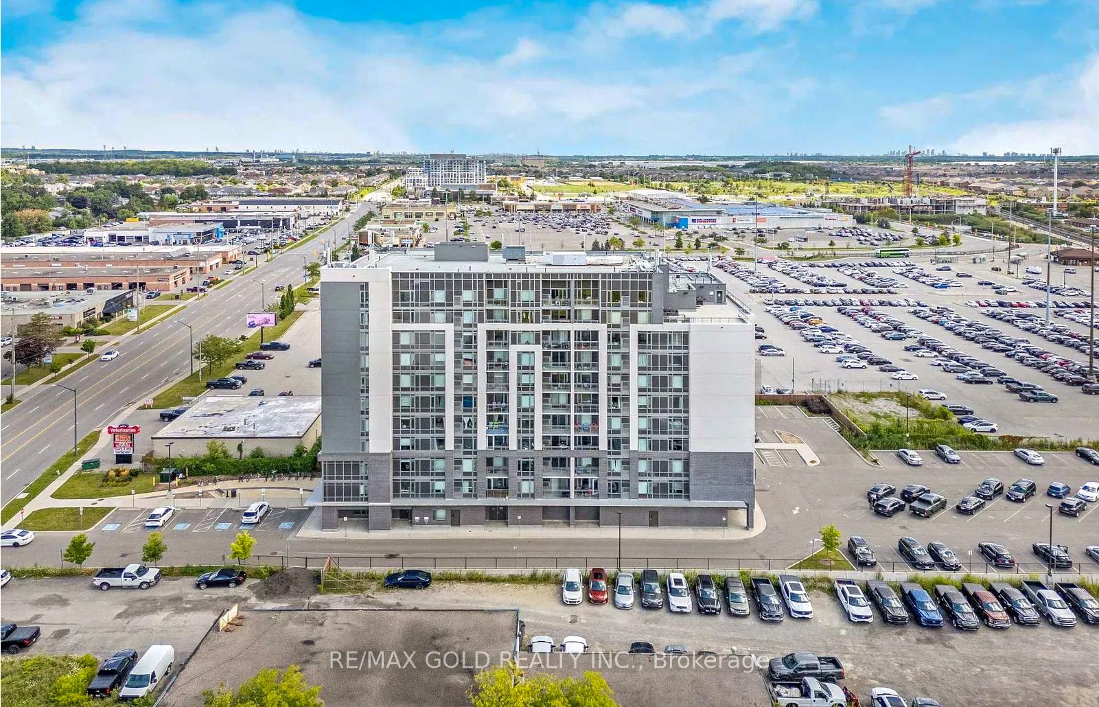 Front of Unit 807, 716 Main Street E