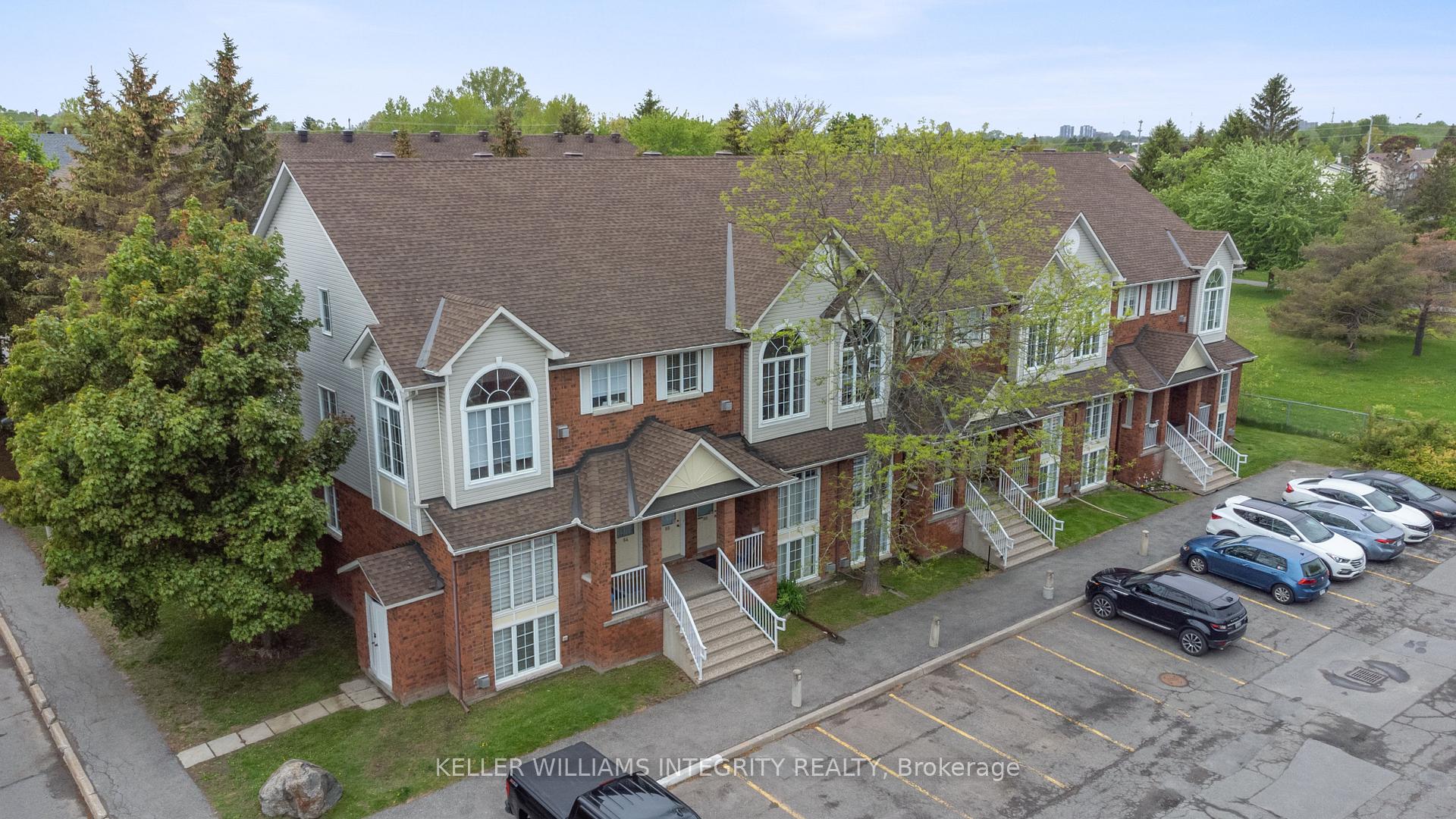 Photo 2 of 92 Briston Private, Ottawa, Hunt Club Park — HOMEH
