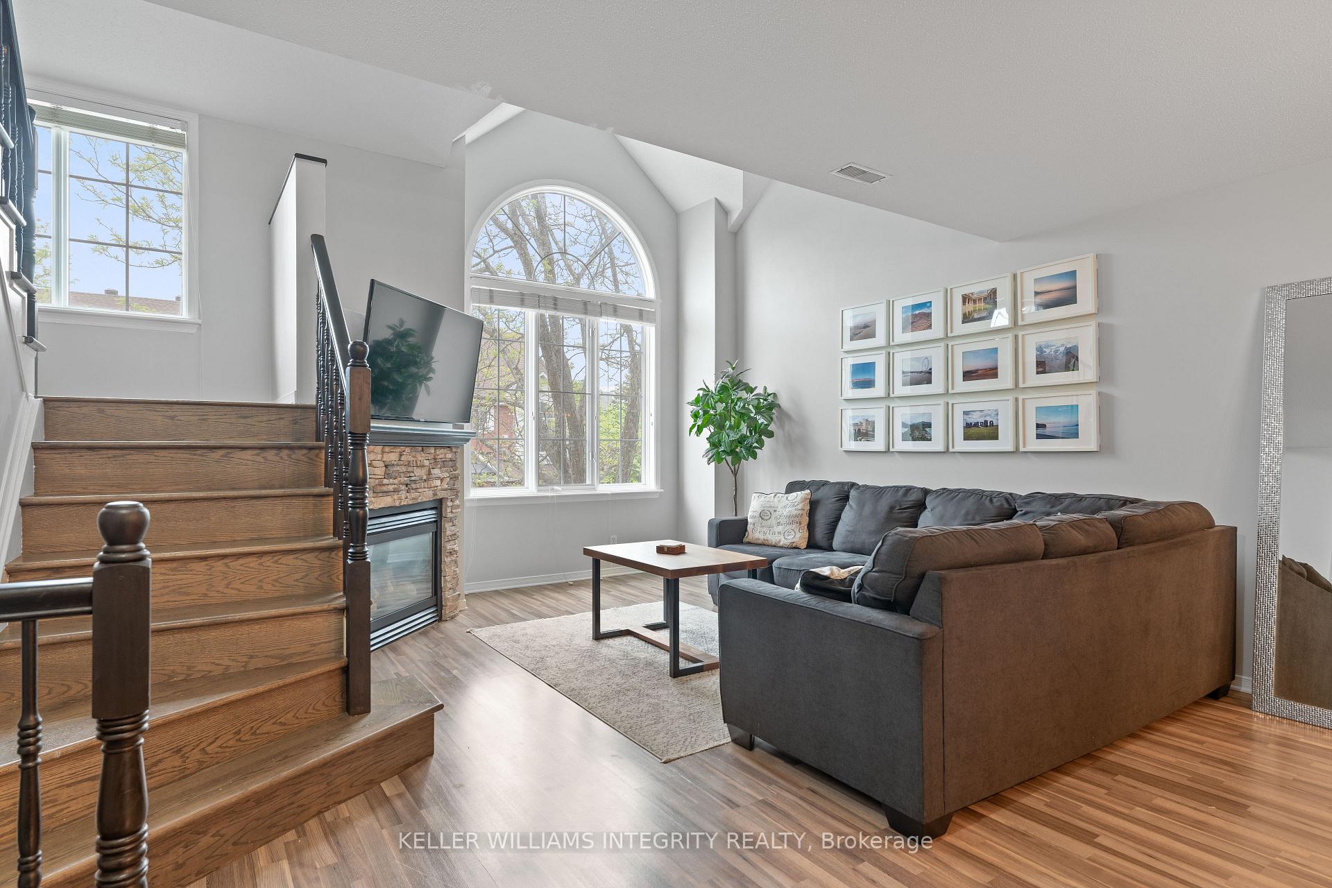 Photo 3 of 92 Briston Private, Ottawa, Hunt Club Park — HOMEH