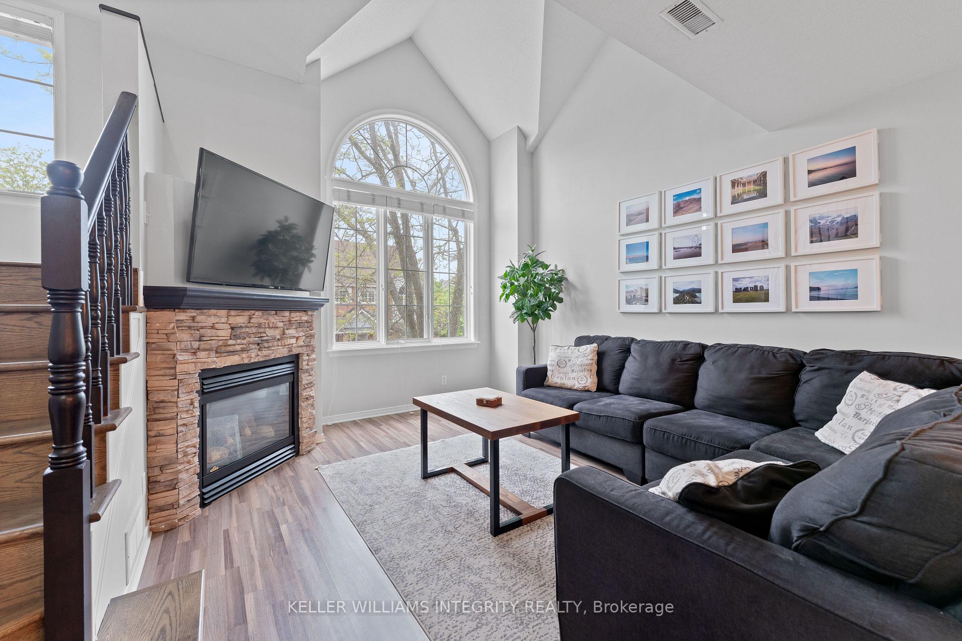 Photo 5 of 92 Briston Private, Ottawa, Hunt Club Park — HOMEH