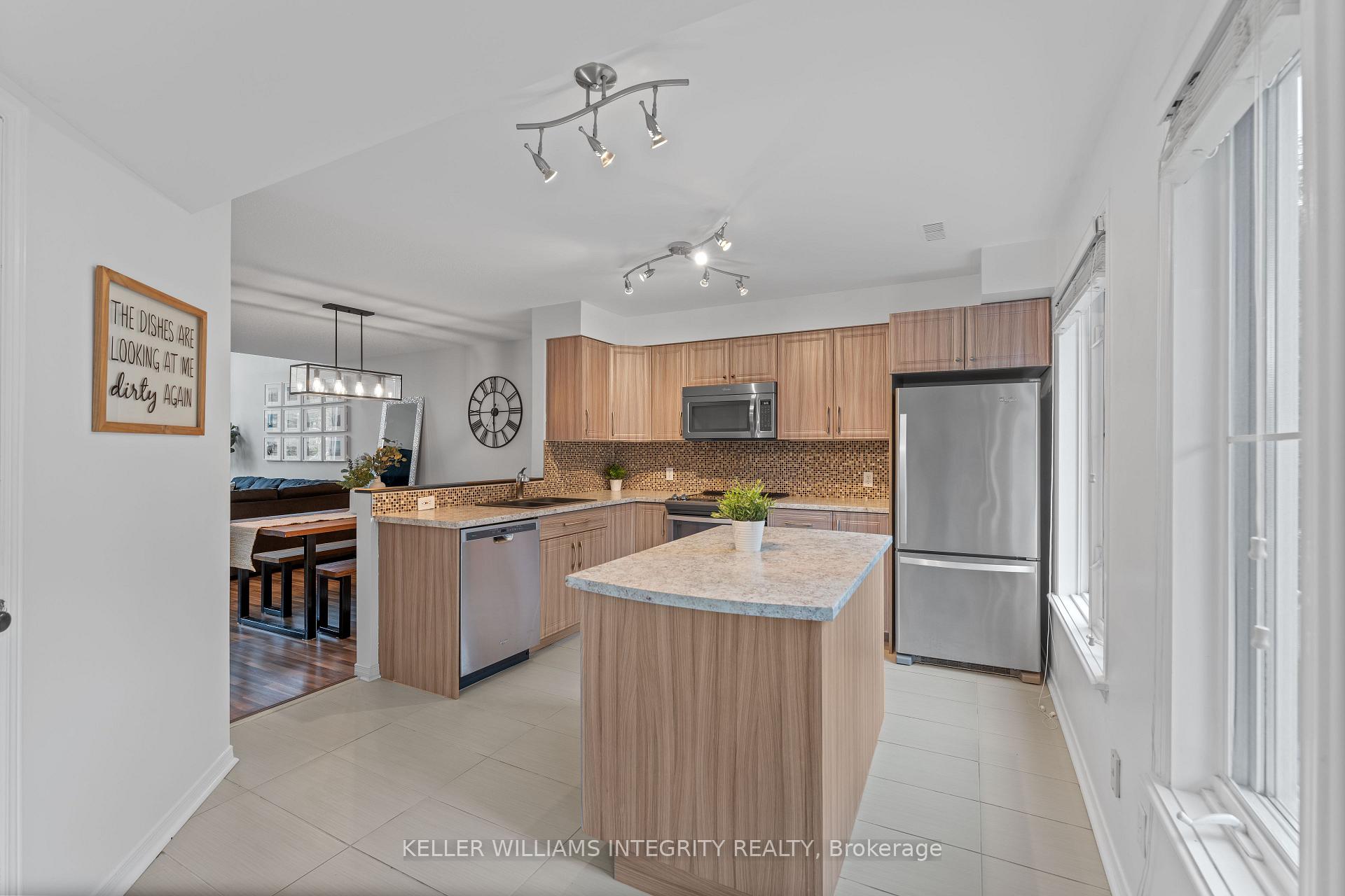 Photo 9 of 92 Briston Private, Ottawa, Hunt Club Park — HOMEH