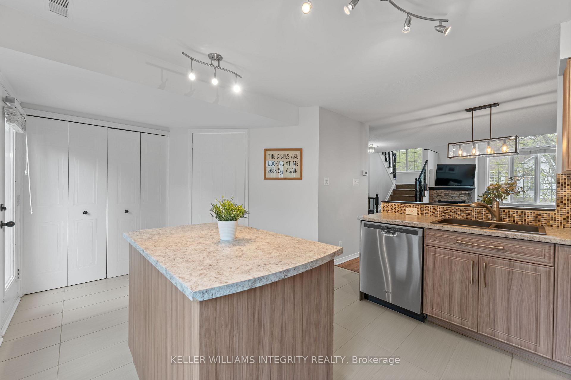 Photo 12 of 92 Briston Private, Ottawa, Hunt Club Park — HOMEH