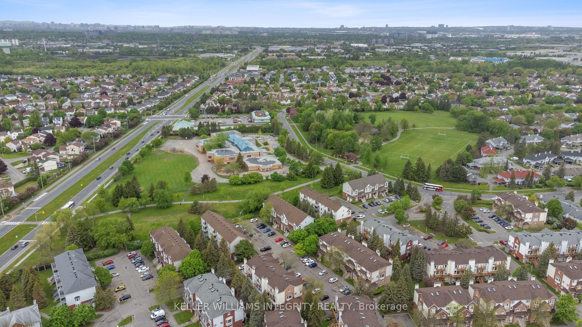 Photo 27 of 92 Briston Private, Ottawa, Hunt Club Park — HOMEH
