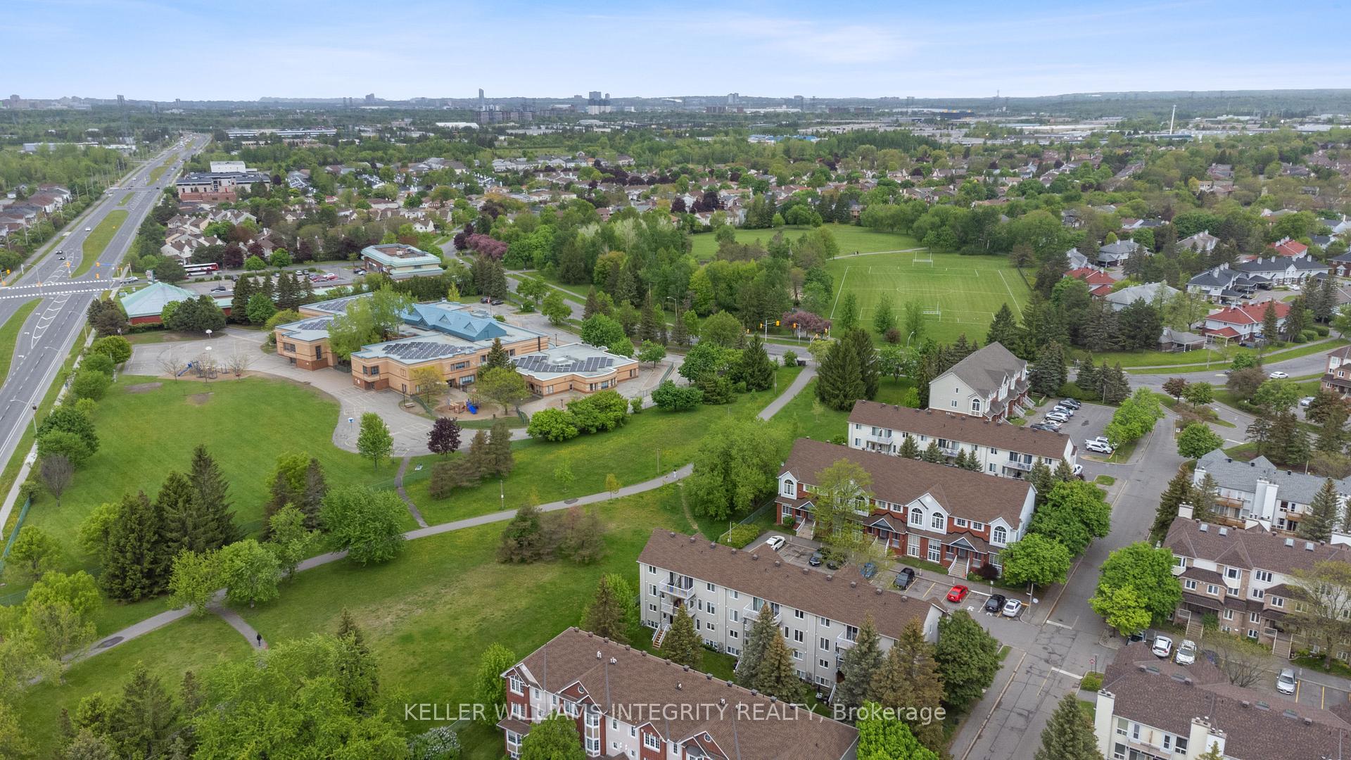 Photo 28 of 92 Briston Private, Ottawa, Hunt Club Park — HOMEH