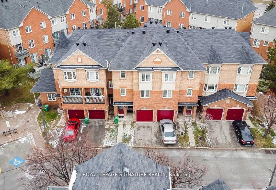 Front of Unit 29, 6950 Tenth Line W