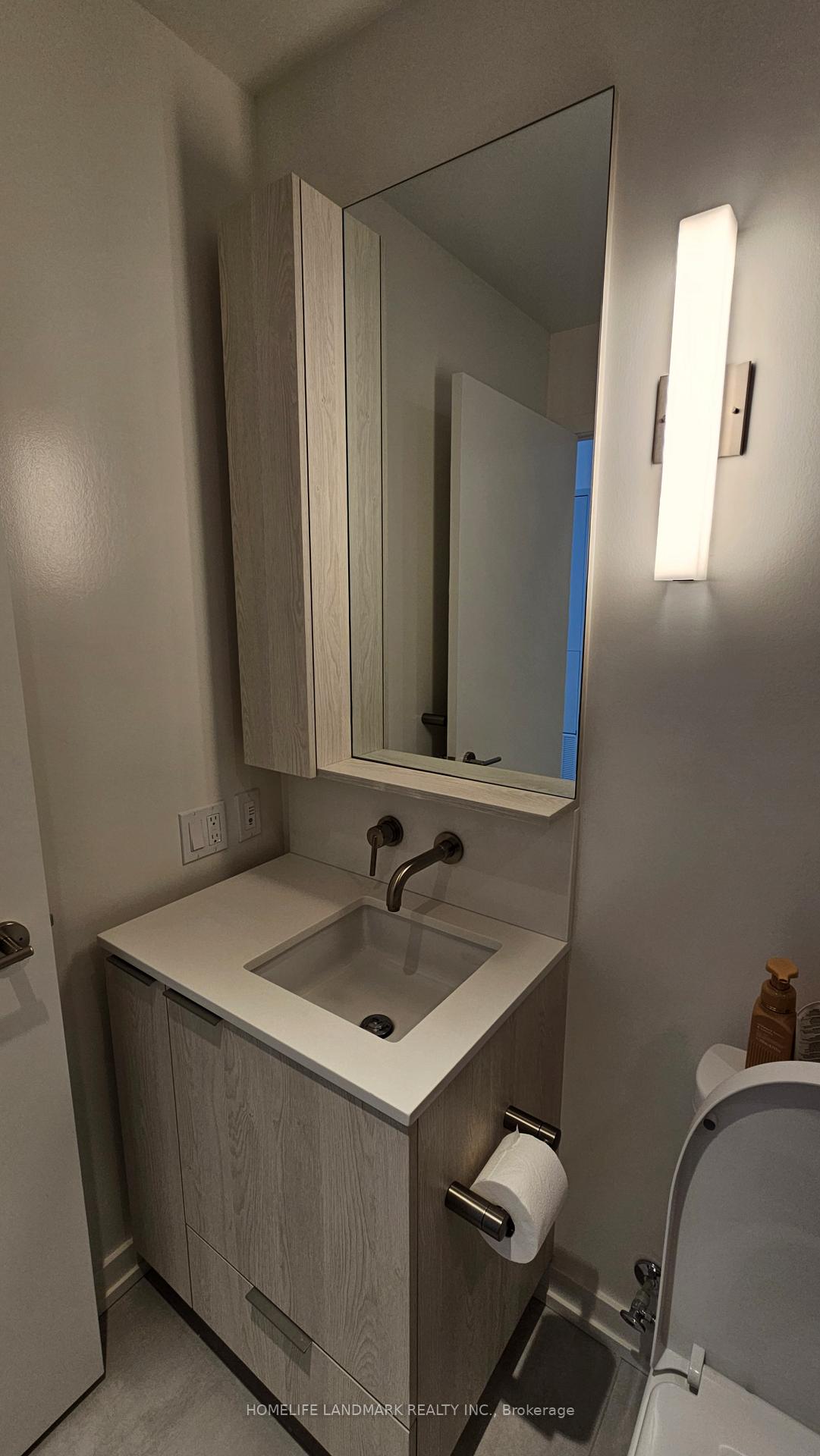 Photo 19 of Unit 1603N, 120 Broadway Avenue, Toronto, Mount Pleasant West — HOMEH