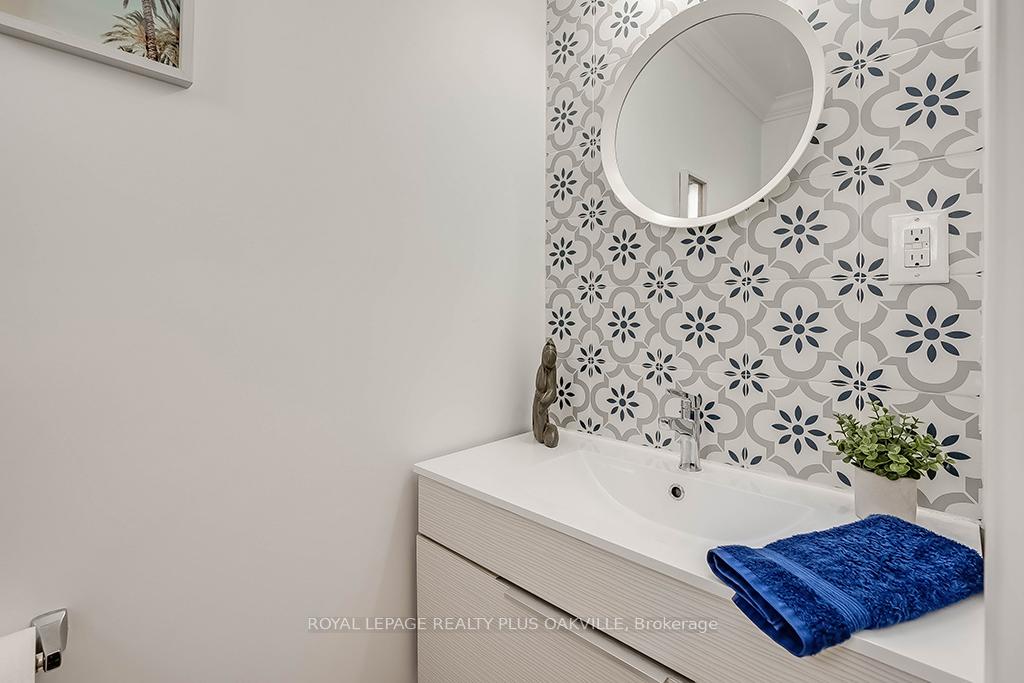 Photo 15 of Unit 2, 1358 Upper Gage Avenue, Hamilton, Randall — HOMEH