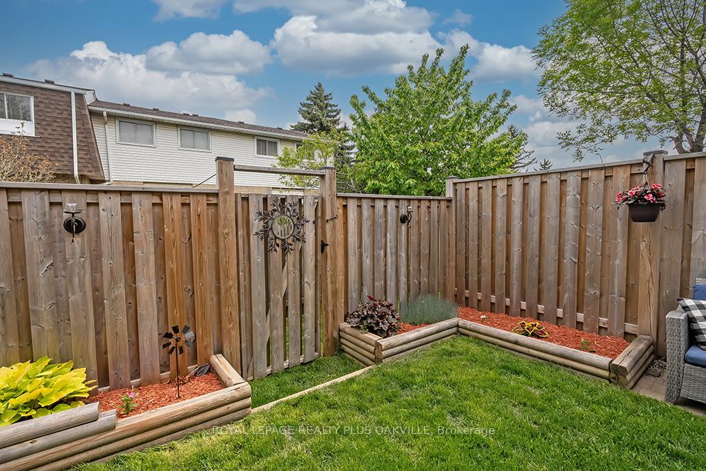 Photo 30 of Unit 2, 1358 Upper Gage Avenue, Hamilton, Randall — HOMEH