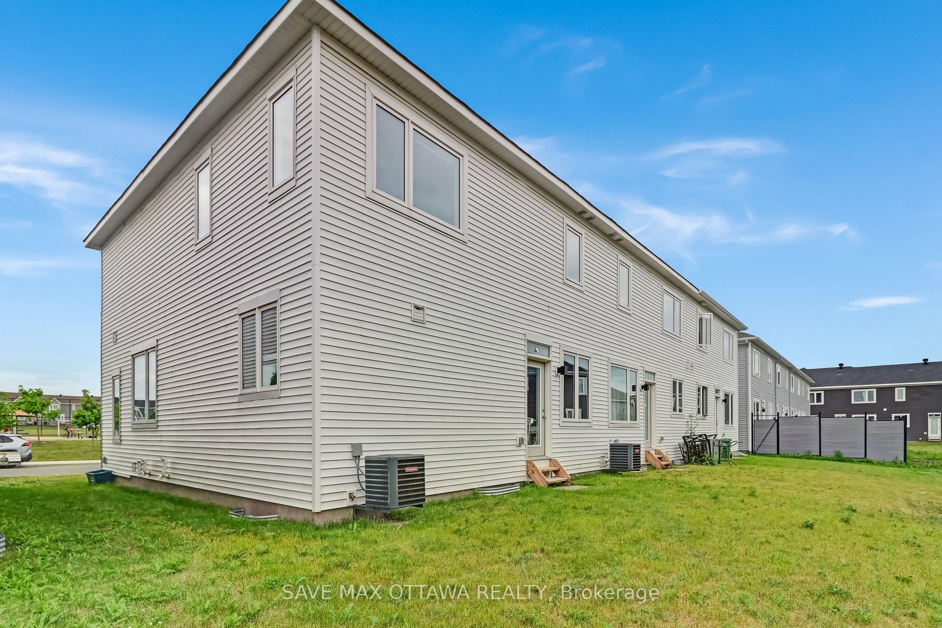 Photo 3 of 613 Chillerton Drive, Ottawa, Barrhaven - Half Moon Bay — HOMEH