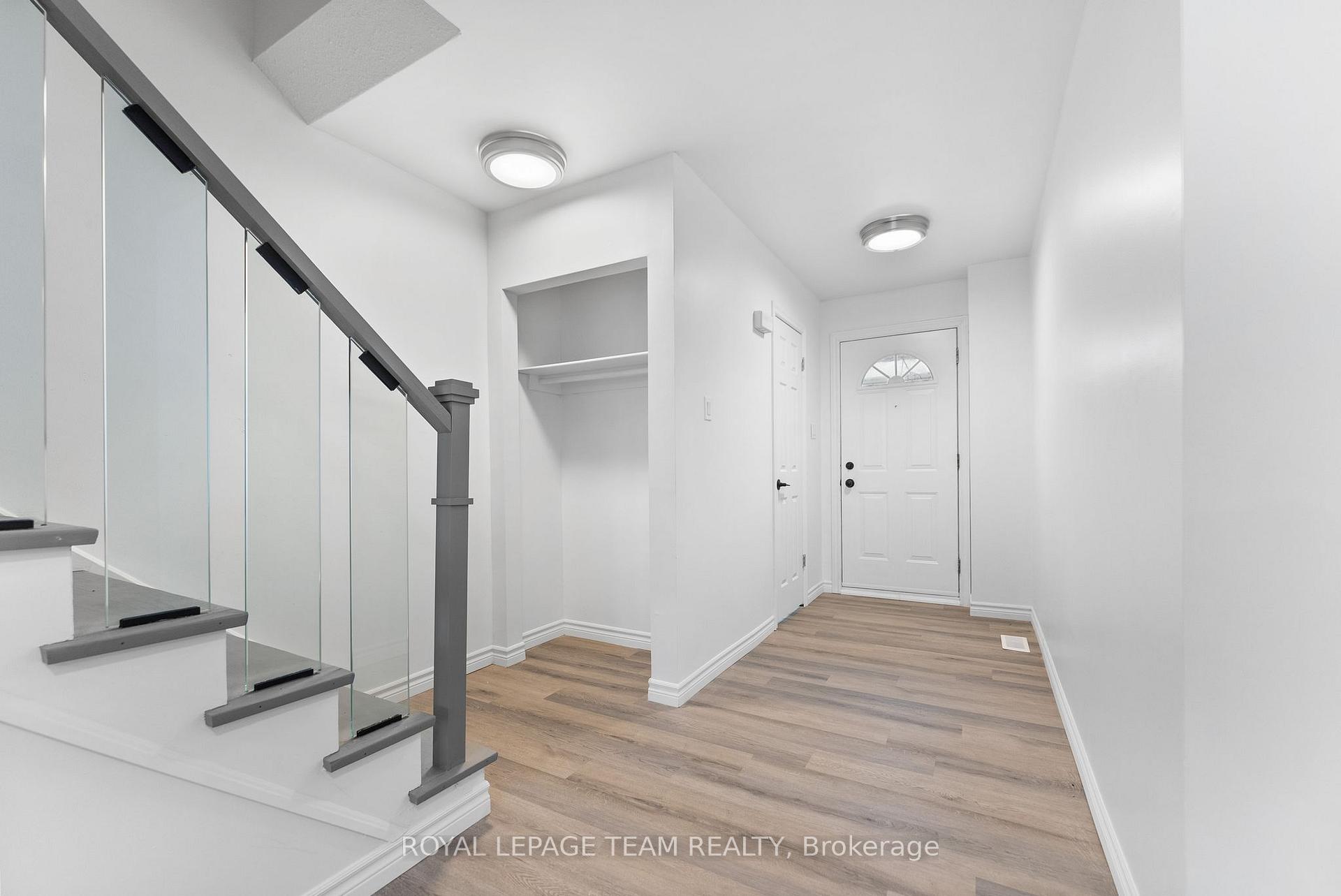 Photo 3 of 140 Birch Hill, Ottawa, Carson Meadows — HOMEH