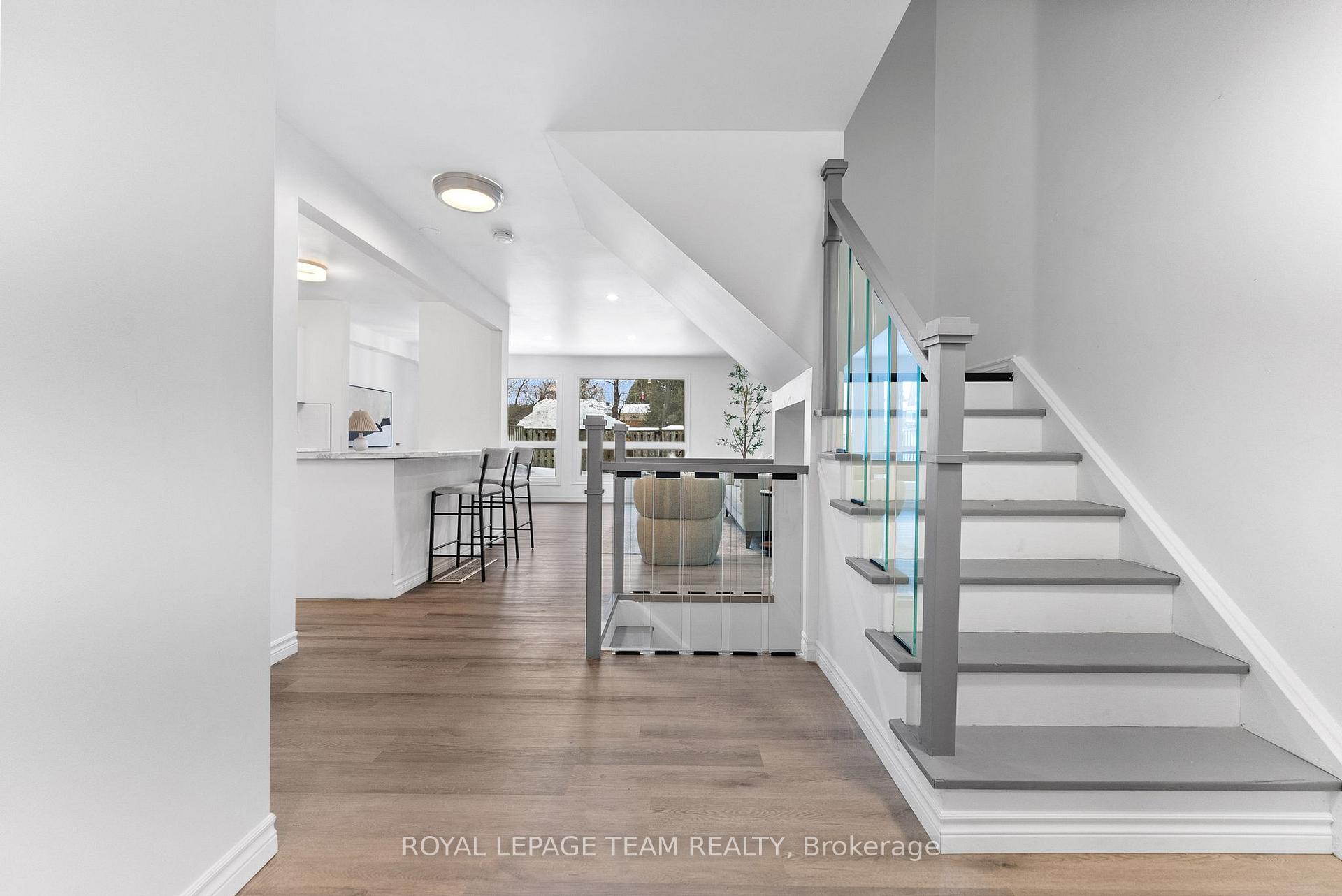 Photo 4 of 140 Birch Hill, Ottawa, Carson Meadows — HOMEH