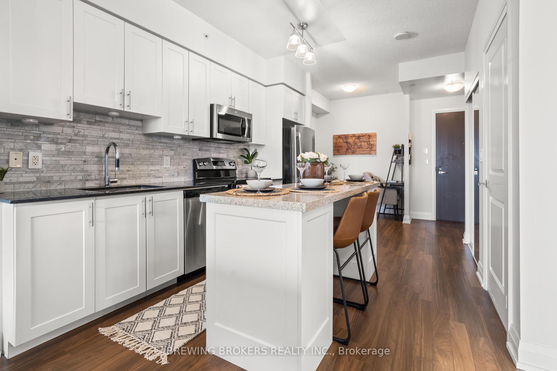 Photo 4 of Unit 1812, 7171 Yonge Street, Markham, Thornhill — HOMEH