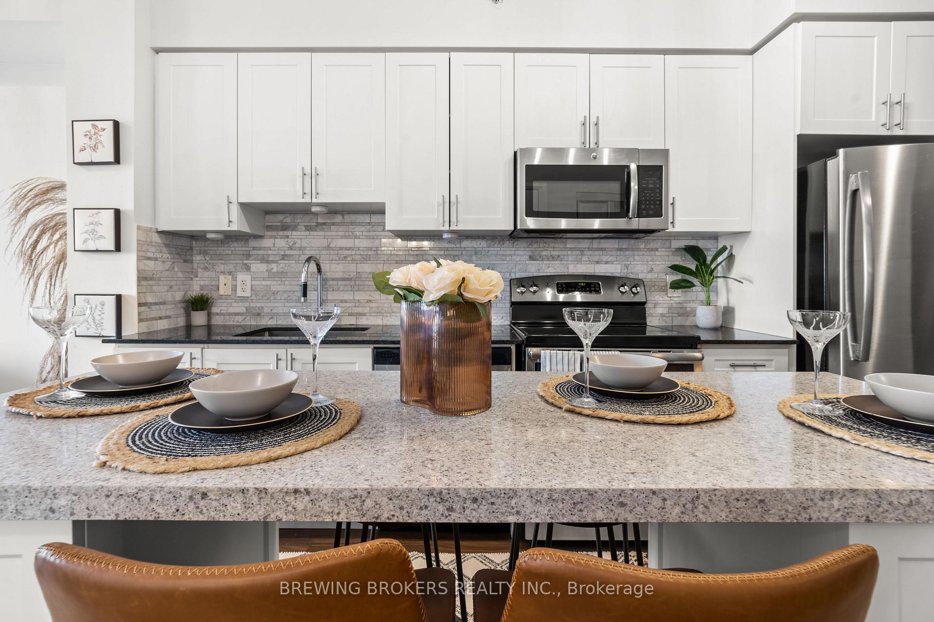 Photo 6 of Unit 1812, 7171 Yonge Street, Markham, Thornhill — HOMEH