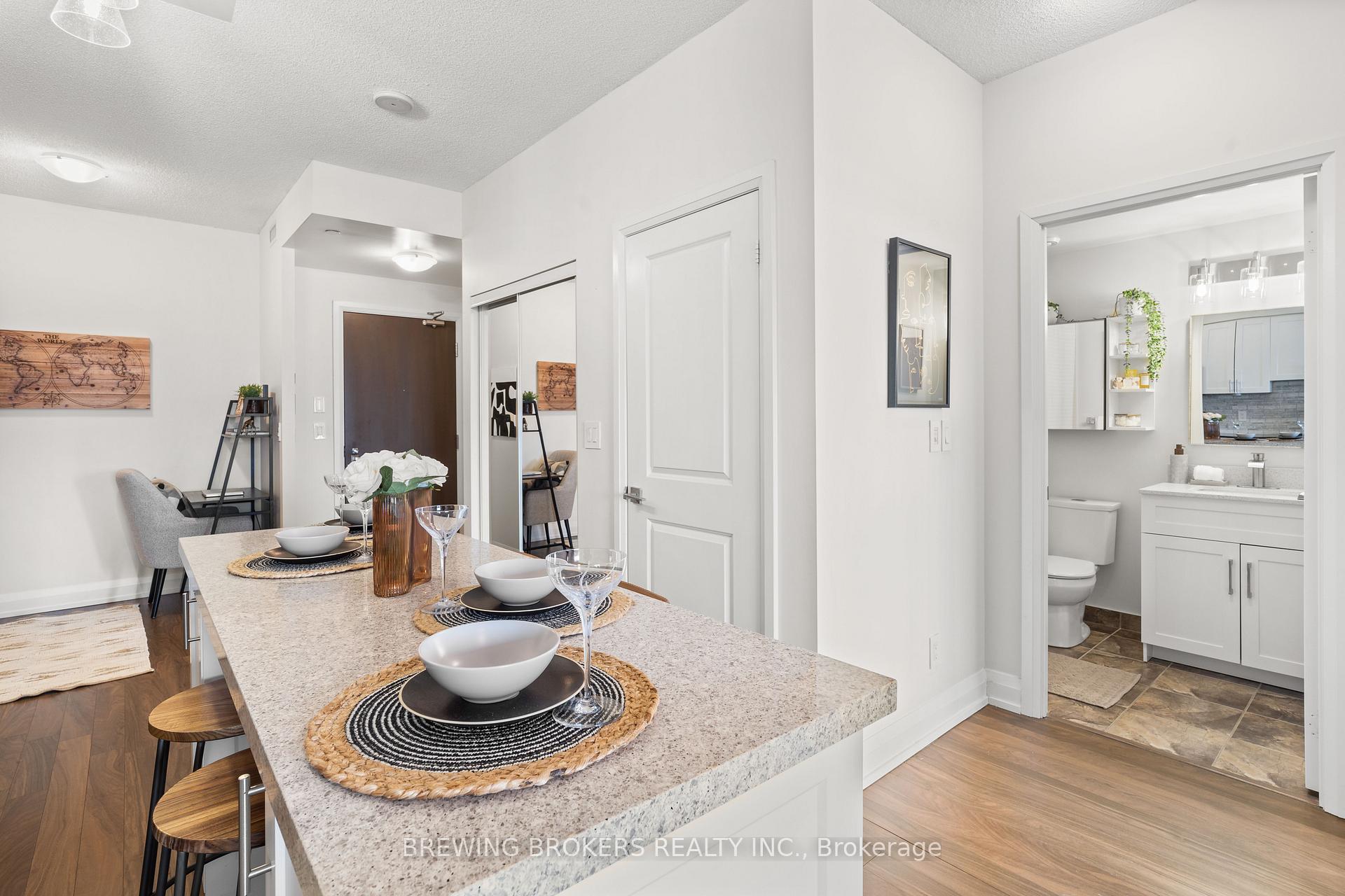 Photo 11 of Unit 1812, 7171 Yonge Street, Markham, Thornhill — HOMEH