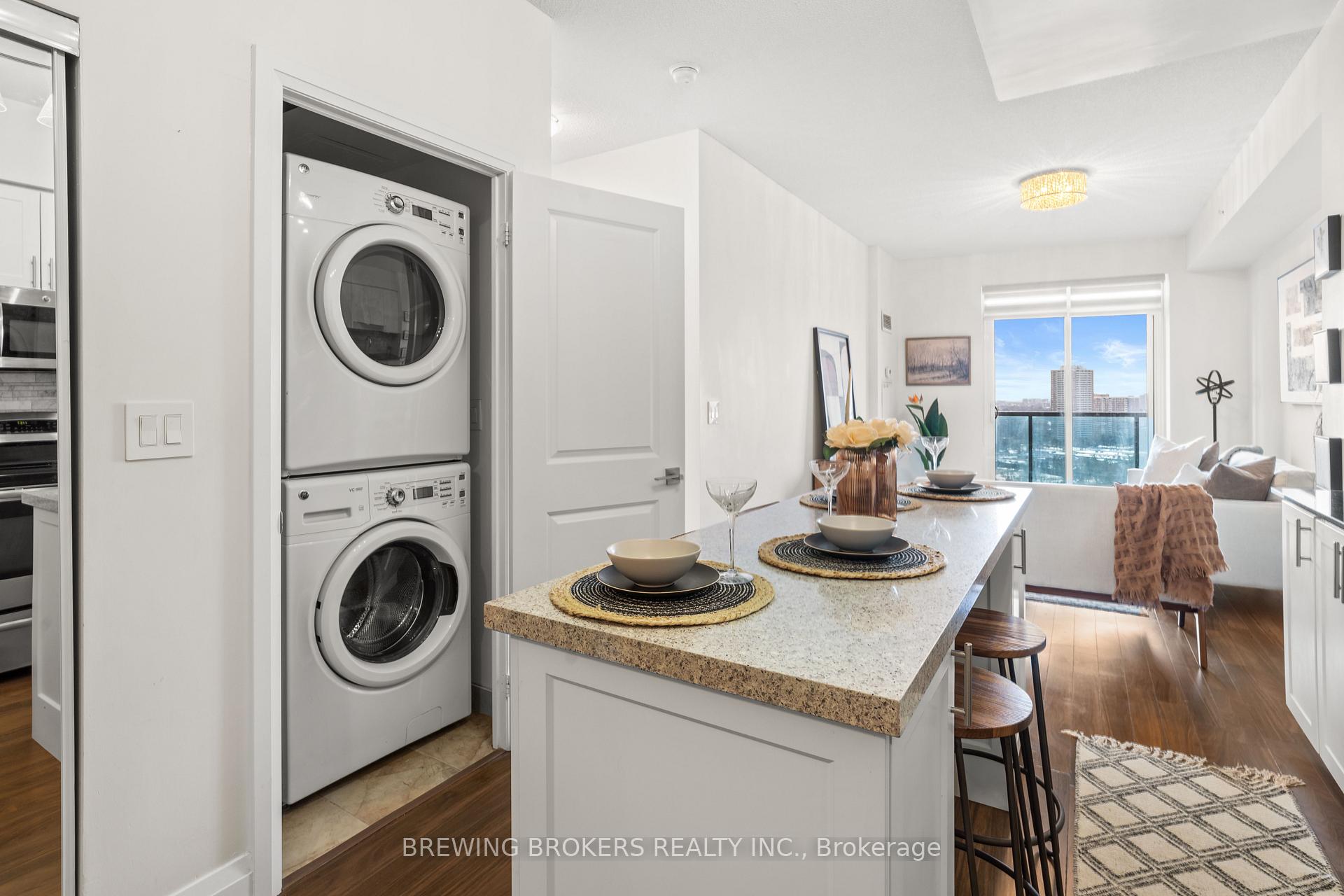 Photo 12 of Unit 1812, 7171 Yonge Street, Markham, Thornhill — HOMEH