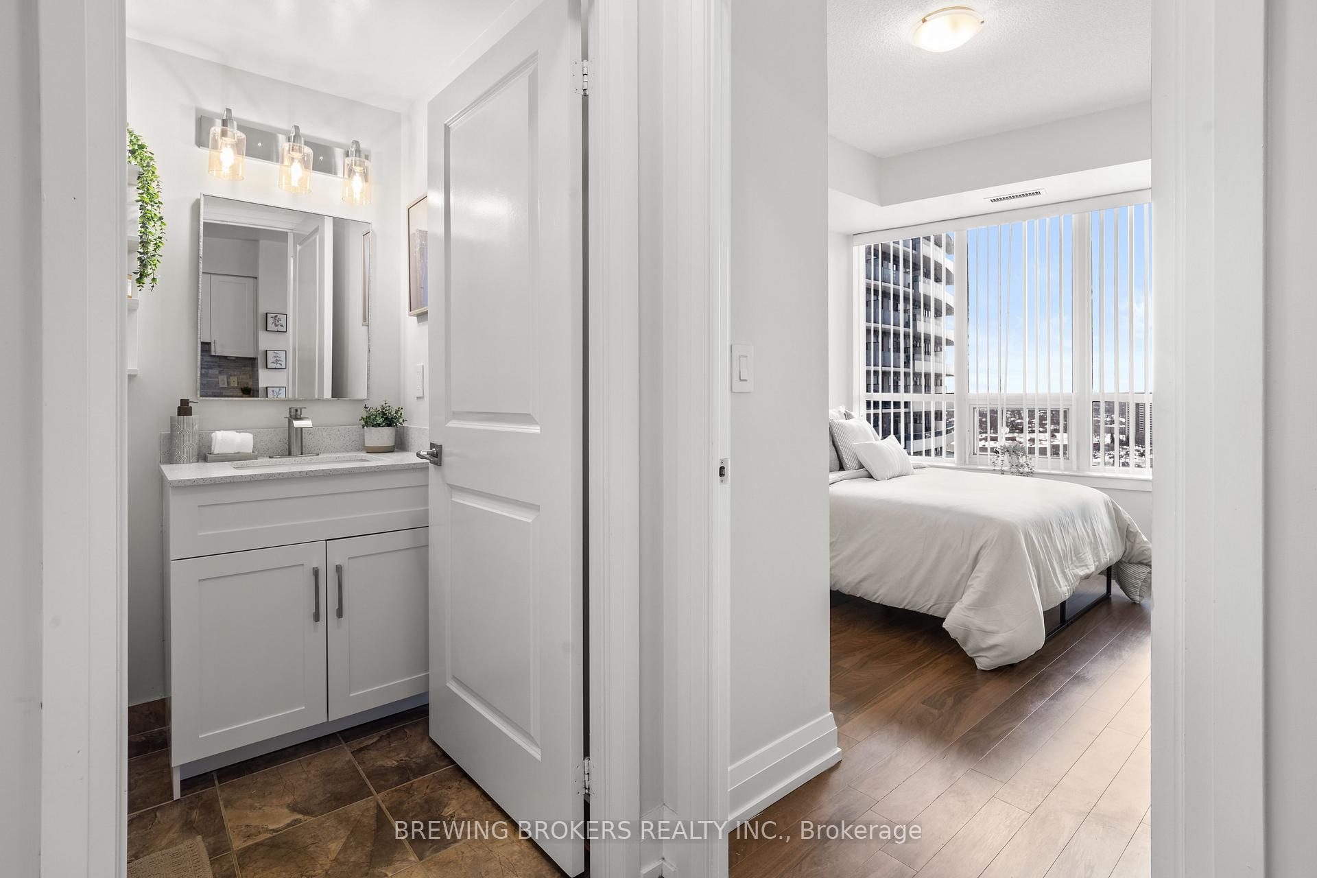 Photo 13 of Unit 1812, 7171 Yonge Street, Markham, Thornhill — HOMEH