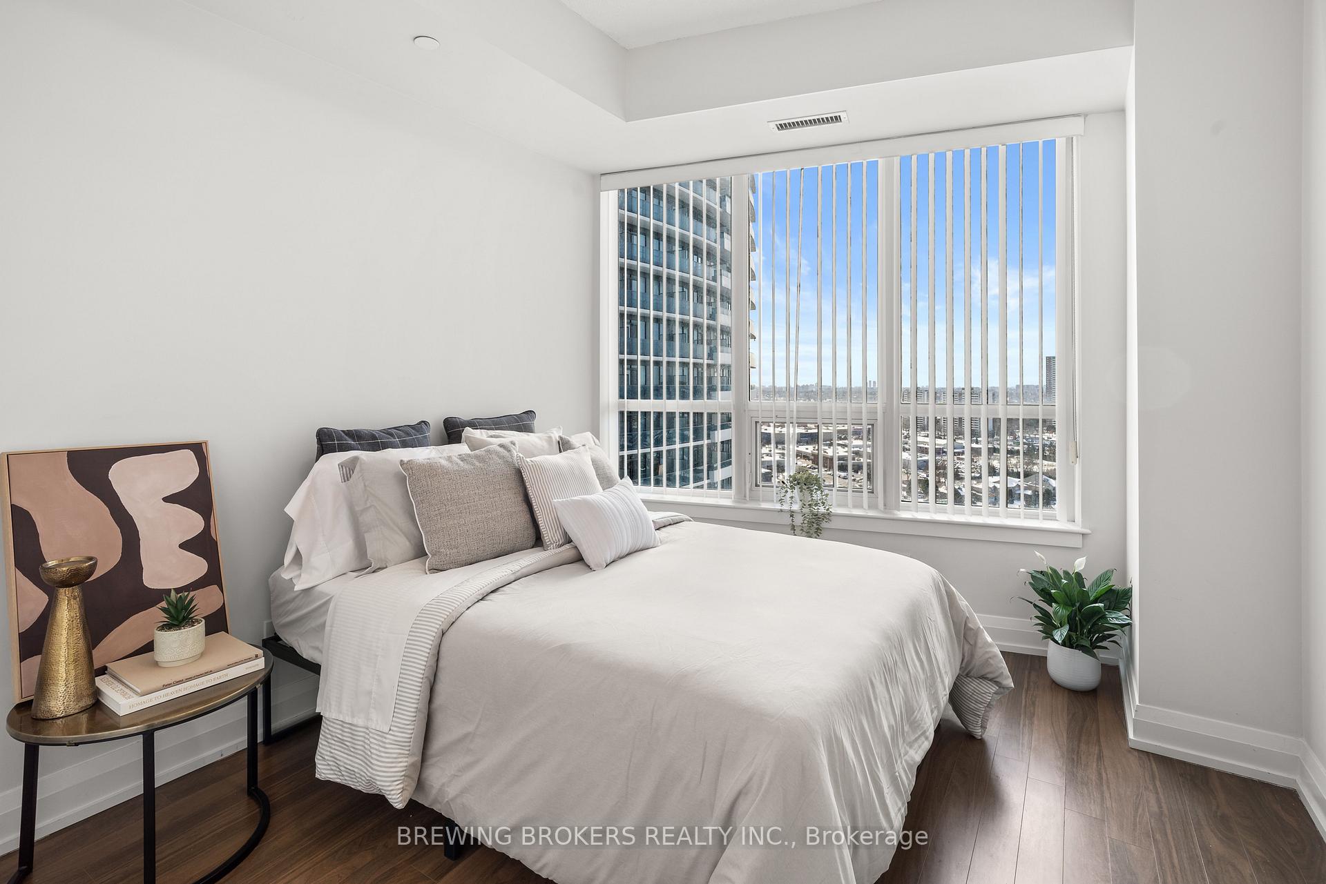 Photo 15 of Unit 1812, 7171 Yonge Street, Markham, Thornhill — HOMEH