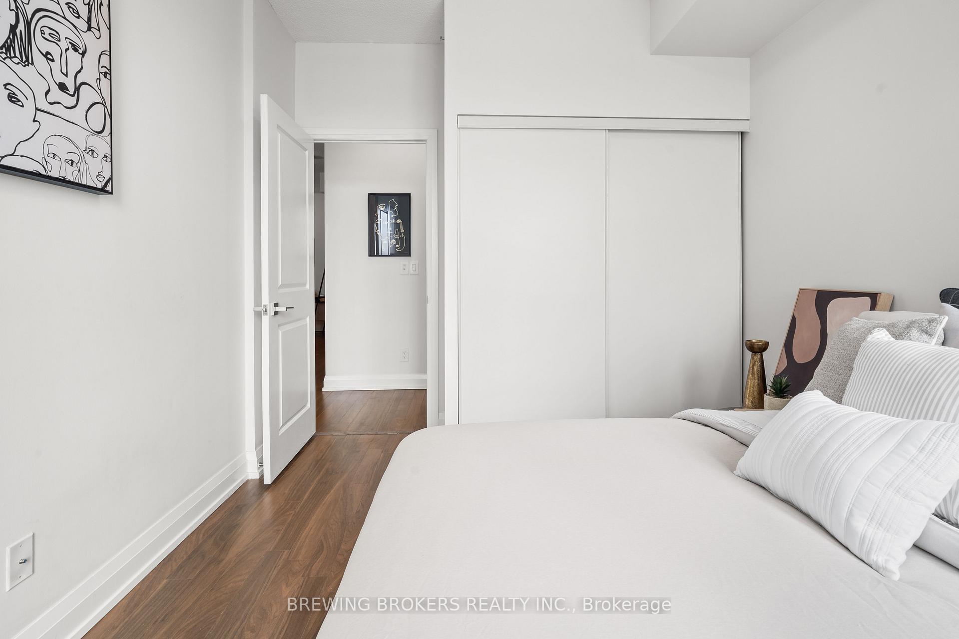 Photo 16 of Unit 1812, 7171 Yonge Street, Markham, Thornhill — HOMEH