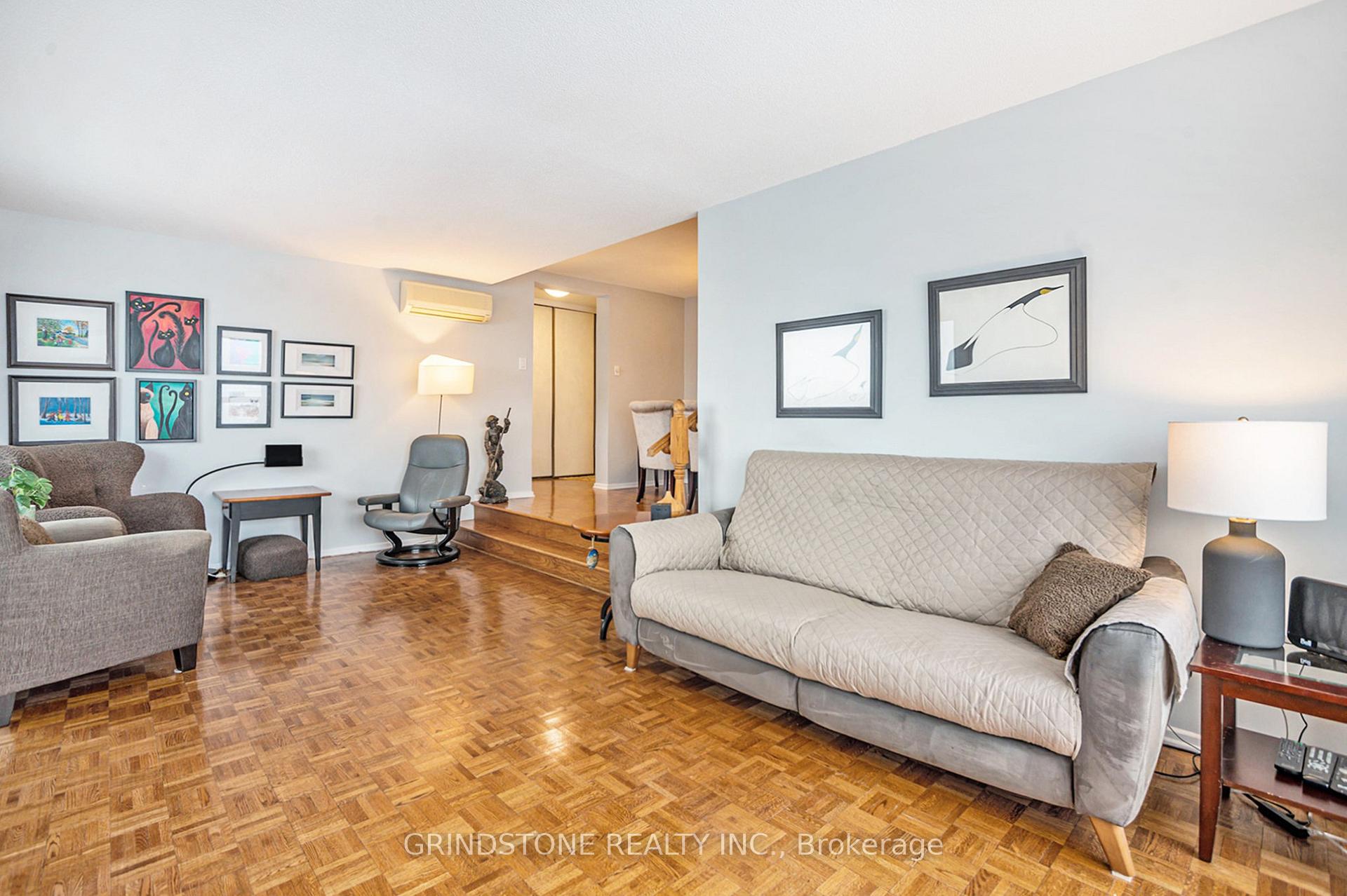 Photo 7 of Unit 916, 915 Elmsmere Road, Ottawa, Beacon Hill South — HOMEH