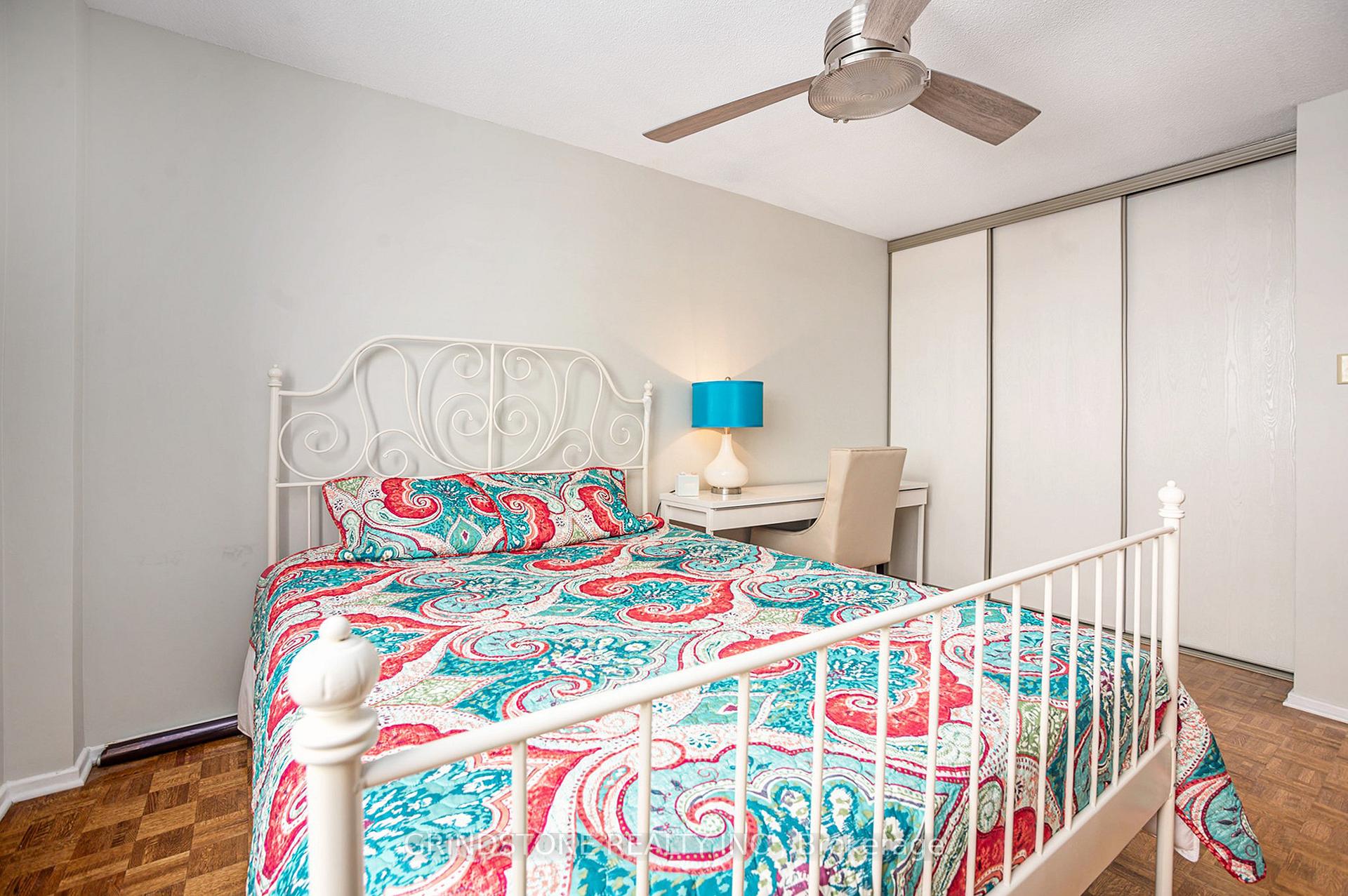 Photo 15 of Unit 916, 915 Elmsmere Road, Ottawa, Beacon Hill South — HOMEH