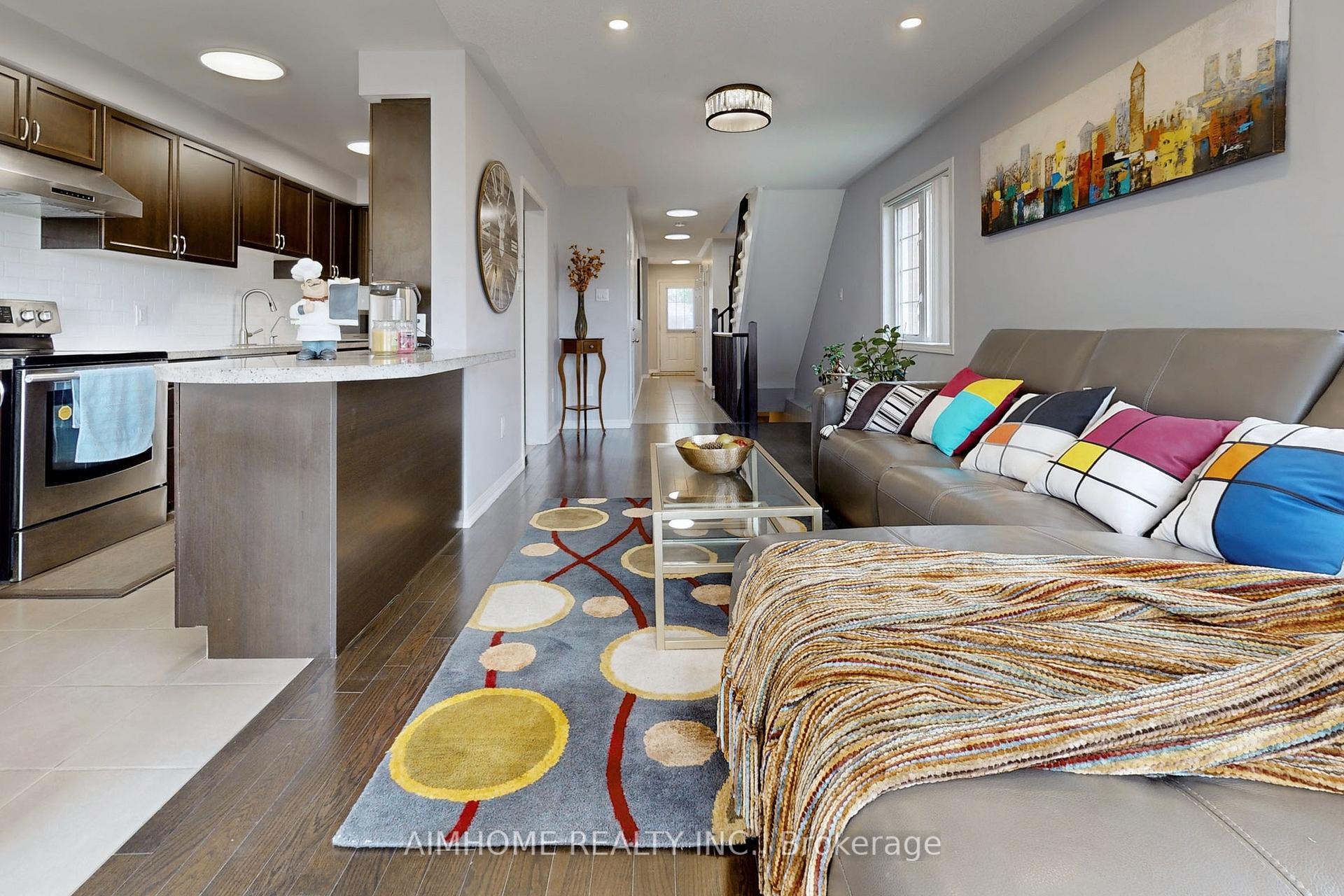 Photo 7 of 35 Edwin Pearson Street, Aurora, Bayview Northeast — HOMEH