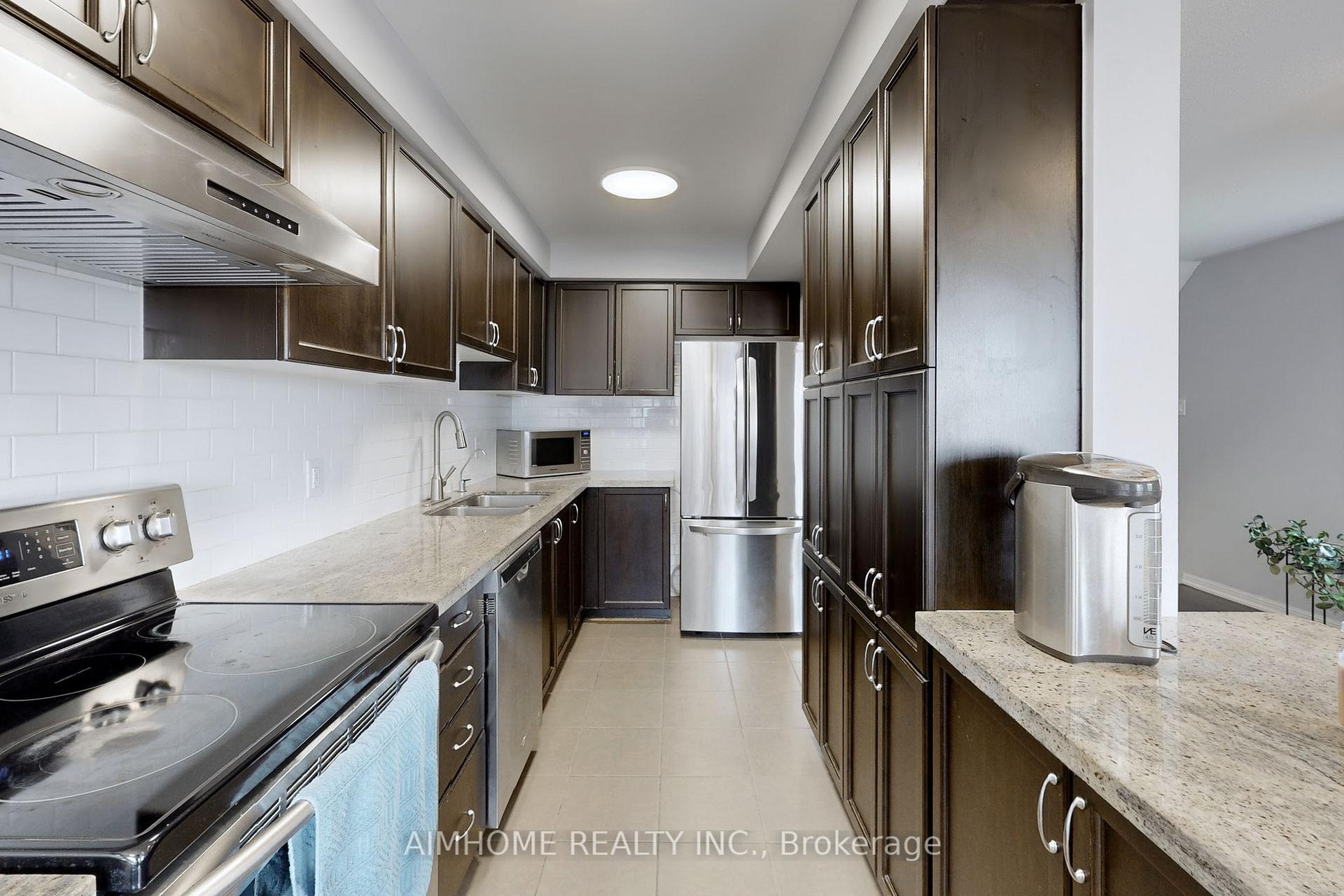 Photo 11 of 35 Edwin Pearson Street, Aurora, Bayview Northeast — HOMEH