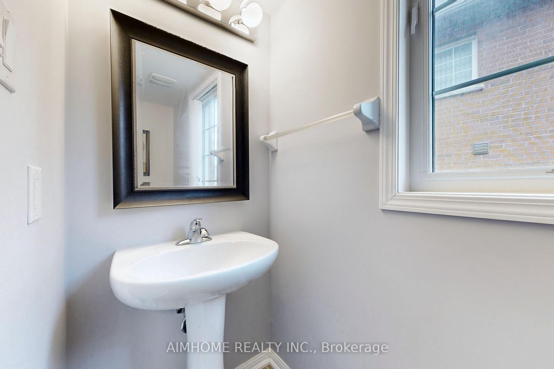 Photo 16 of 35 Edwin Pearson Street, Aurora, Bayview Northeast — HOMEH