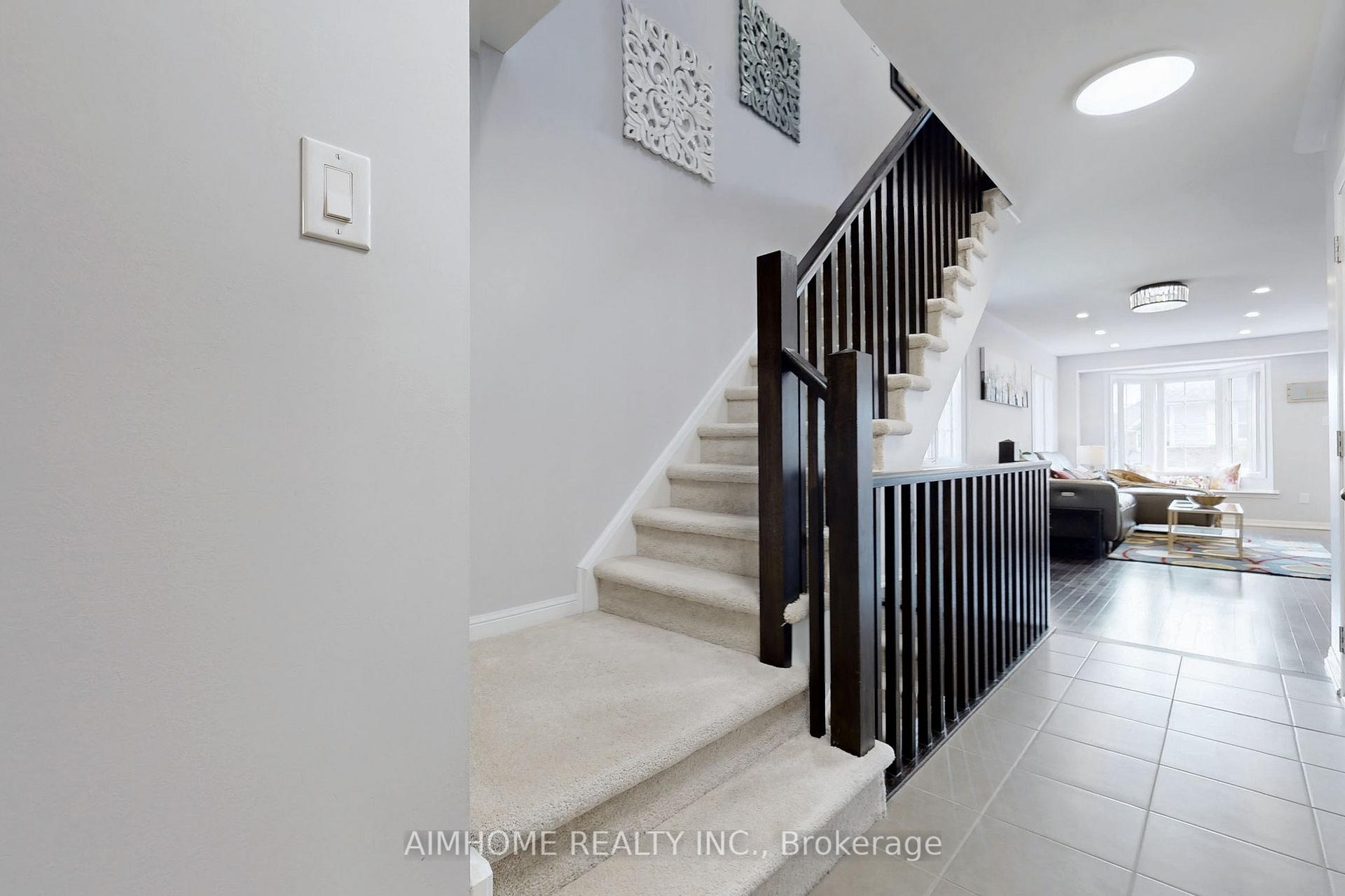 Photo 18 of 35 Edwin Pearson Street, Aurora, Bayview Northeast — HOMEH
