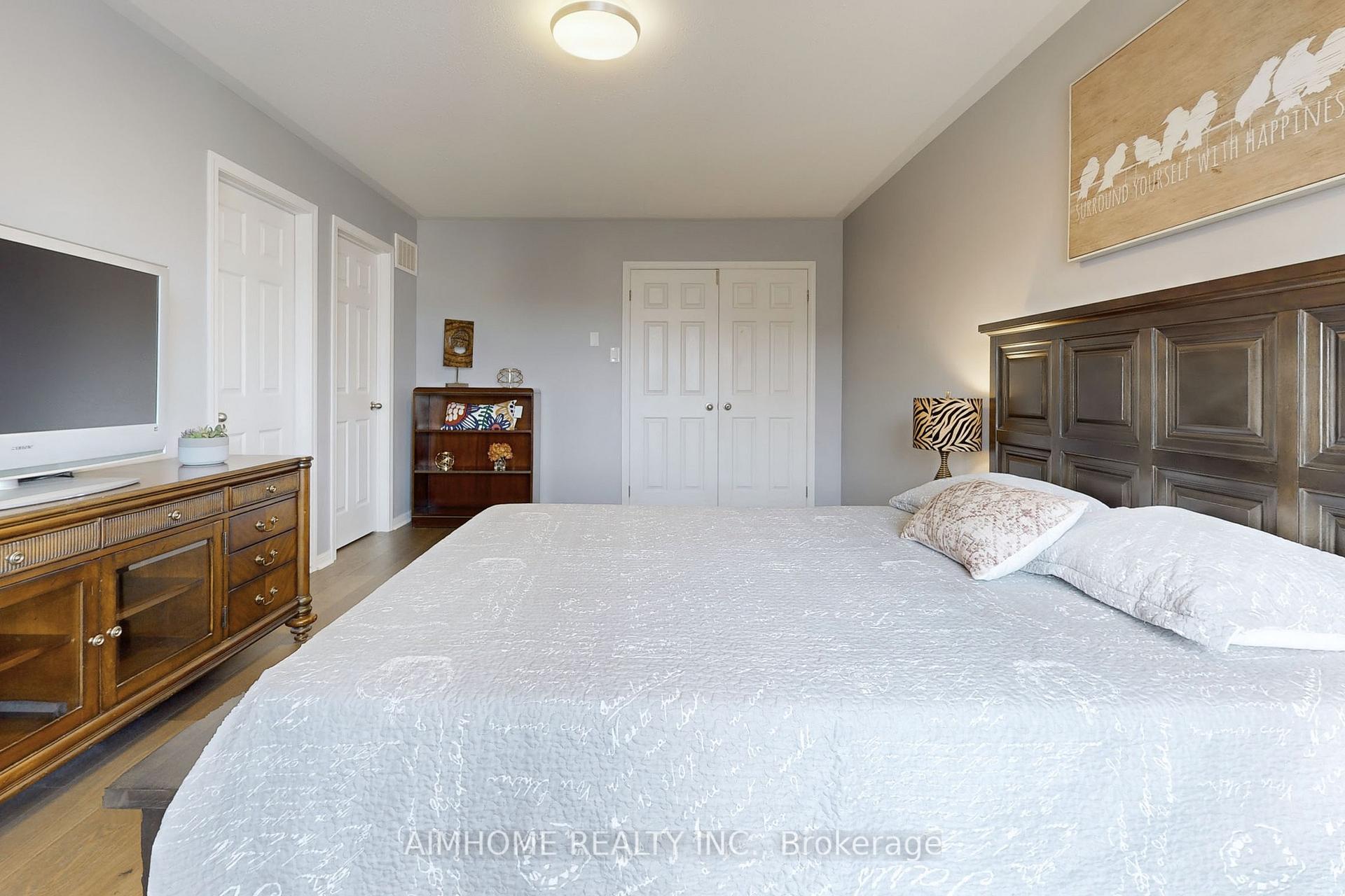 Photo 23 of 35 Edwin Pearson Street, Aurora, Bayview Northeast — HOMEH