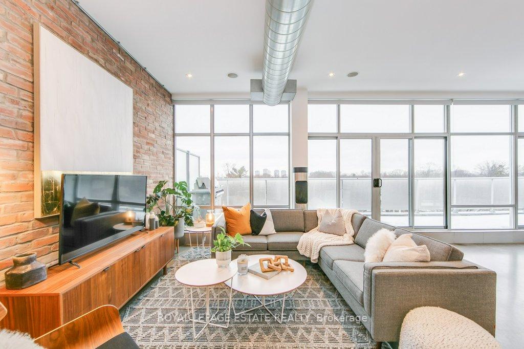 Photo 13 of Unit 504, 952 Kingston Road, Toronto, East End-Danforth — HOMEH