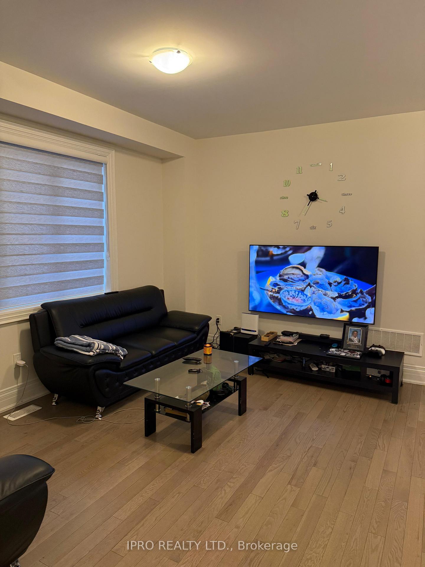 Photo 3 of 17 Calabria Drive, Caledon, Rural Caledon — HOMEH