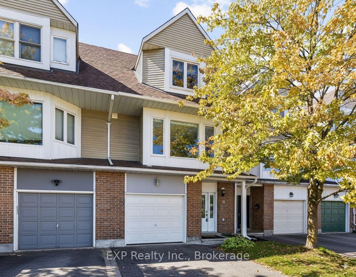 Photo 2 of 21 Durbin Court, Ottawa, Kanata - Katimavik — HOMEH