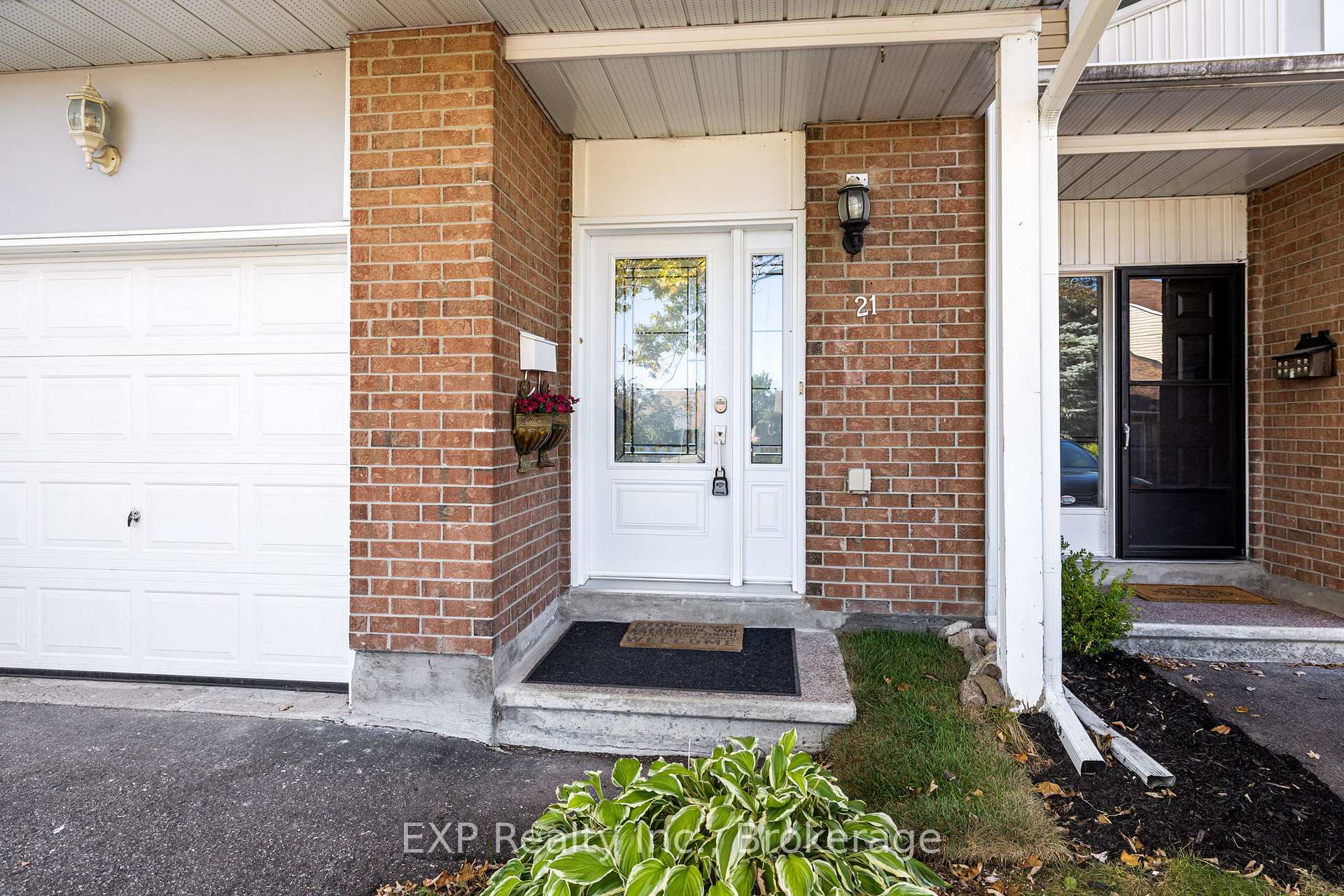 Photo 4 of 21 Durbin Court, Ottawa, Kanata - Katimavik — HOMEH