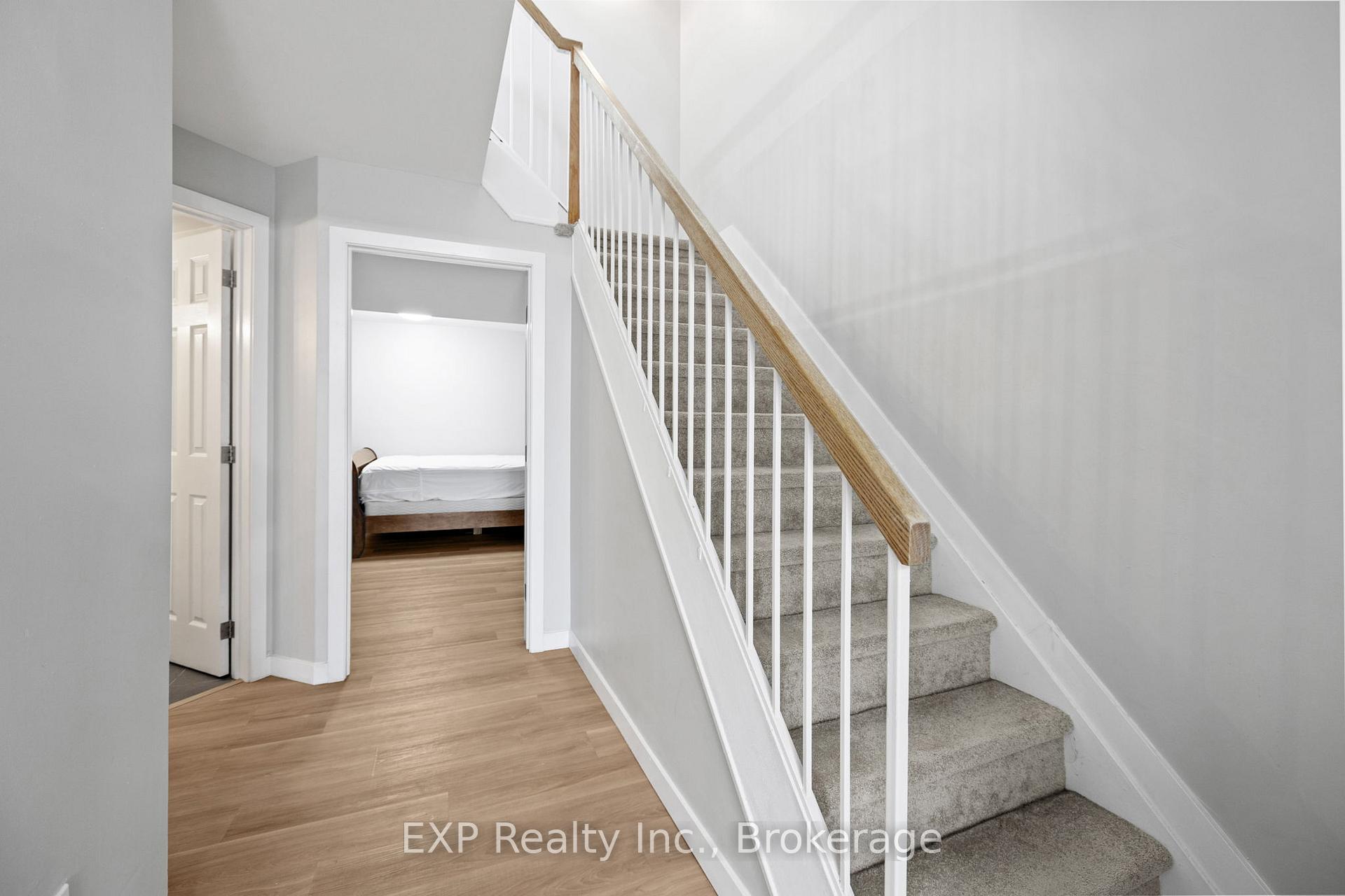 Photo 6 of 21 Durbin Court, Ottawa, Kanata - Katimavik — HOMEH