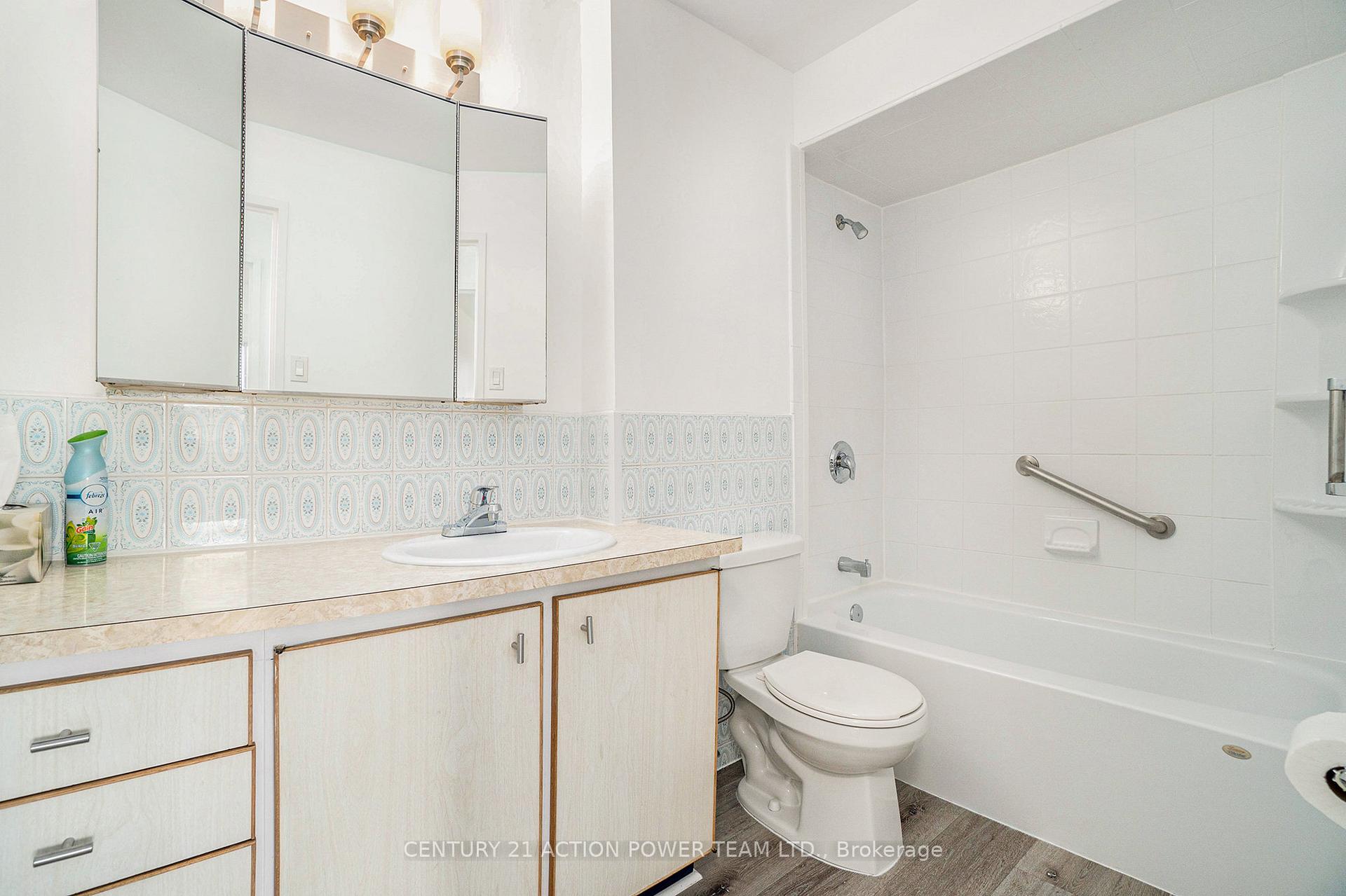 Photo 18 of Unit 114, 915 Elmsmere Road, Ottawa, Beacon Hill South — HOMEH