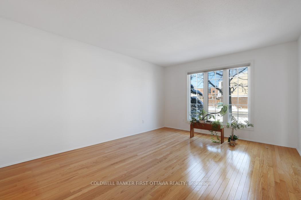 Photo 5 of 446 Kintyre Private, Ottawa, Carleton Square — HOMEH