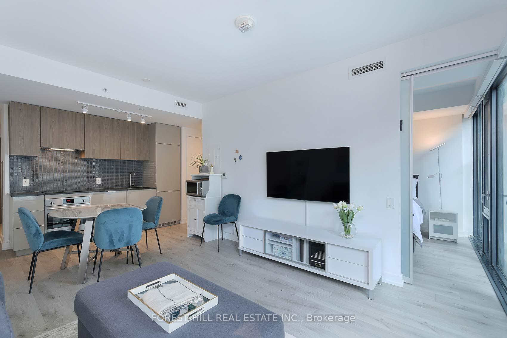 Photo 10 of Unit 711, 161 Roehampton Avenue, Toronto, Mount Pleasant West — HOMEH