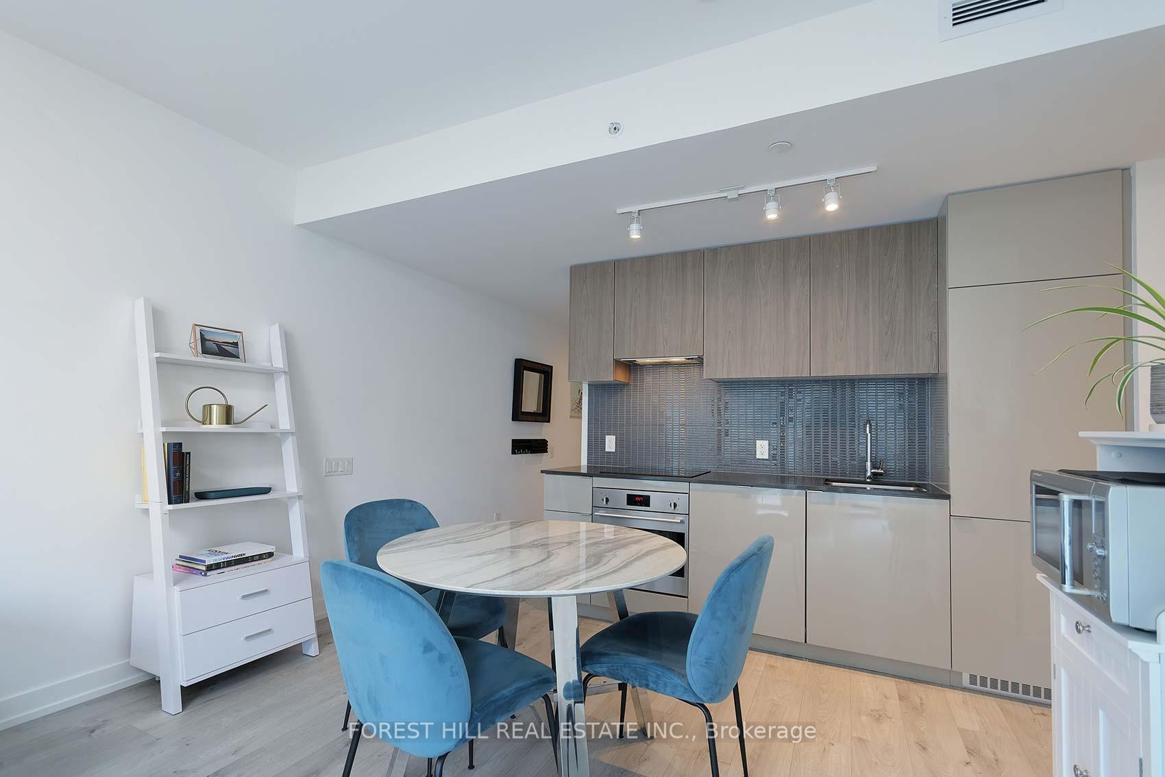 Photo 11 of Unit 711, 161 Roehampton Avenue, Toronto, Mount Pleasant West — HOMEH