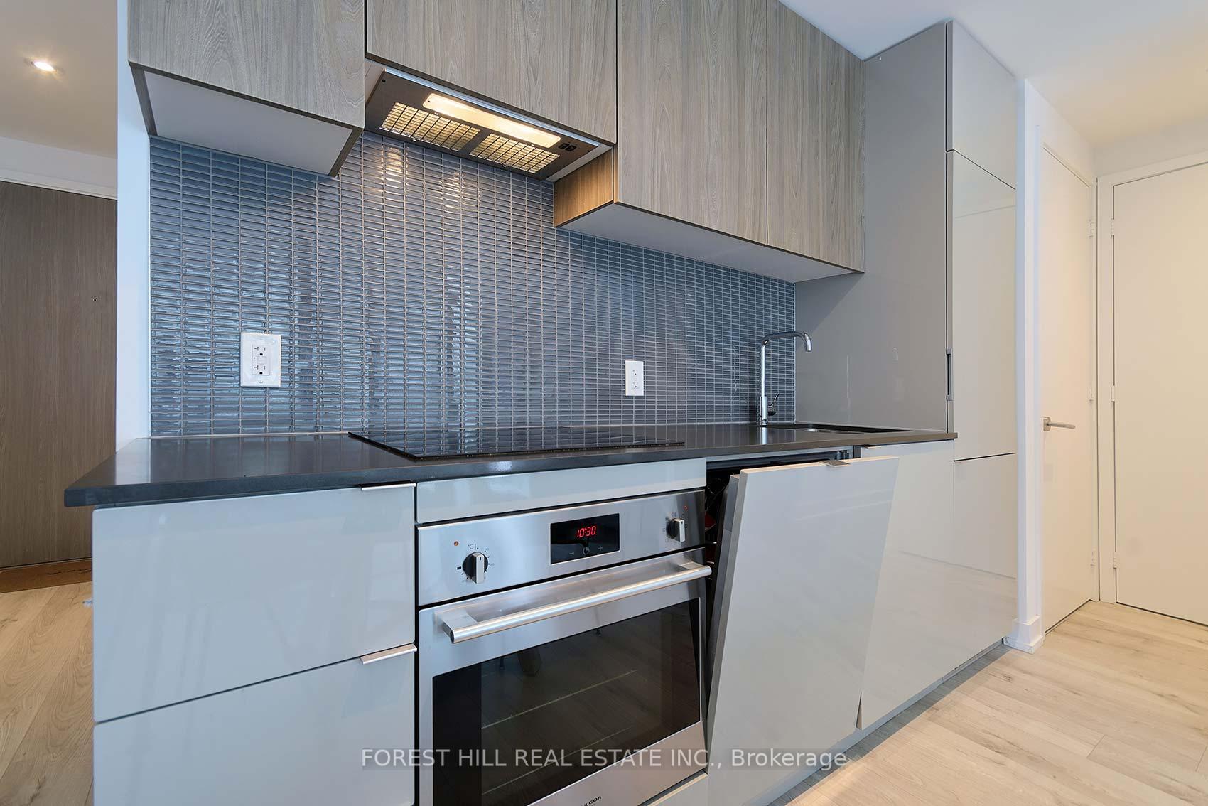 Photo 12 of Unit 711, 161 Roehampton Avenue, Toronto, Mount Pleasant West — HOMEH