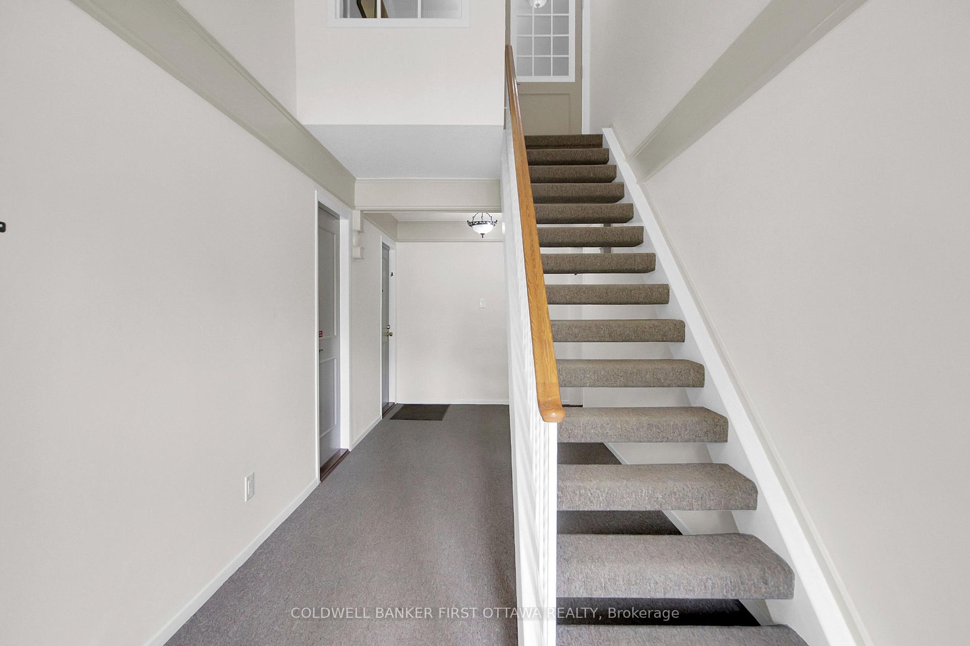 Photo 3 of 14A Stonehill Court, Ottawa, Kanata - Bridlewood — HOMEH