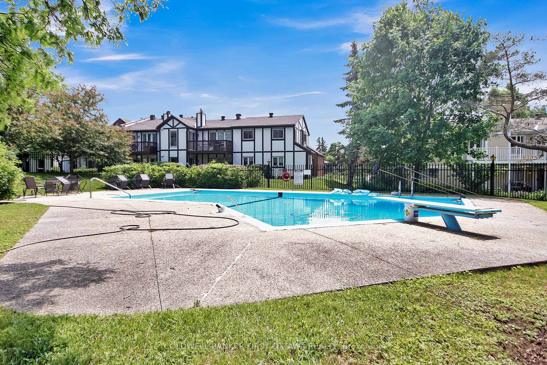 Photo 19 of 14A Stonehill Court, Ottawa, Kanata - Bridlewood — HOMEH