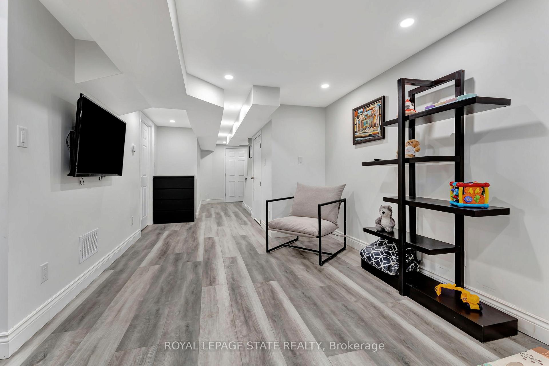 Photo 46 of Unit 7, 860 Rymal Road E, Hamilton, Broughton — HOMEH