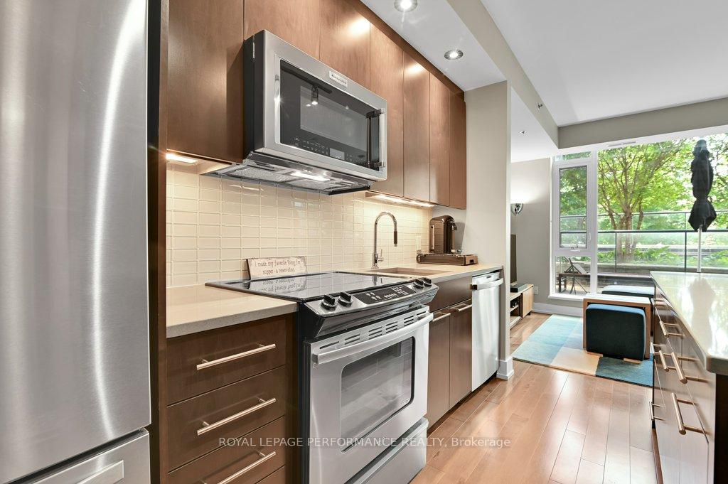 Photo 7 of Unit 213, 360 Patricia Avenue, Ottawa, Westboro South — HOMEH