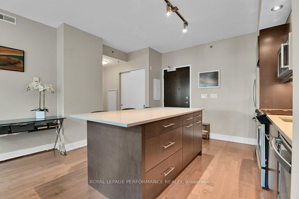 Photo 8 of Unit 213, 360 Patricia Avenue, Ottawa, Westboro South — HOMEH
