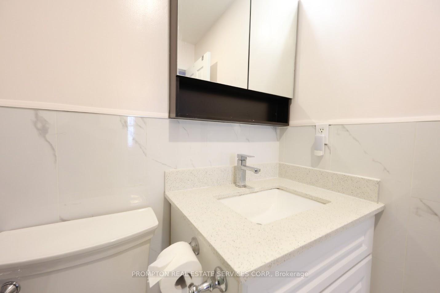Photo 3 of Unit 19, 5 St Moritz Way, Markham, Unionville — HOMEH