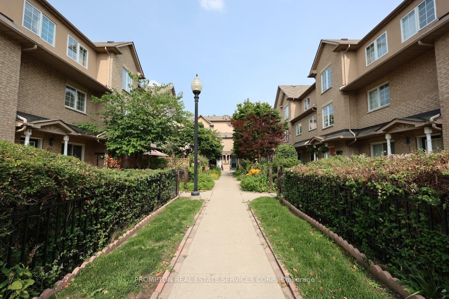 Photo 6 of Unit 19, 5 St Moritz Way, Markham, Unionville — HOMEH