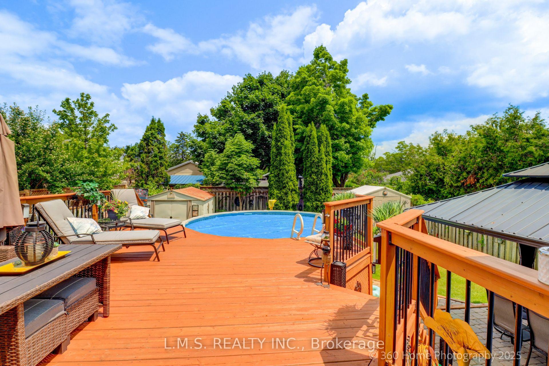 Photo 2 of 90 Shakespeare Crescent, Barrie, Letitia Heights — HOMEH