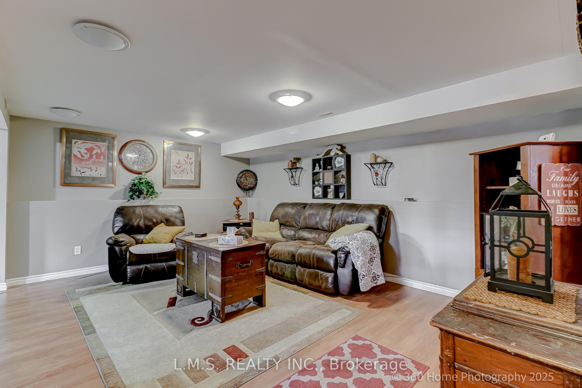 Photo 21 of 90 Shakespeare Crescent, Barrie, Letitia Heights — HOMEH