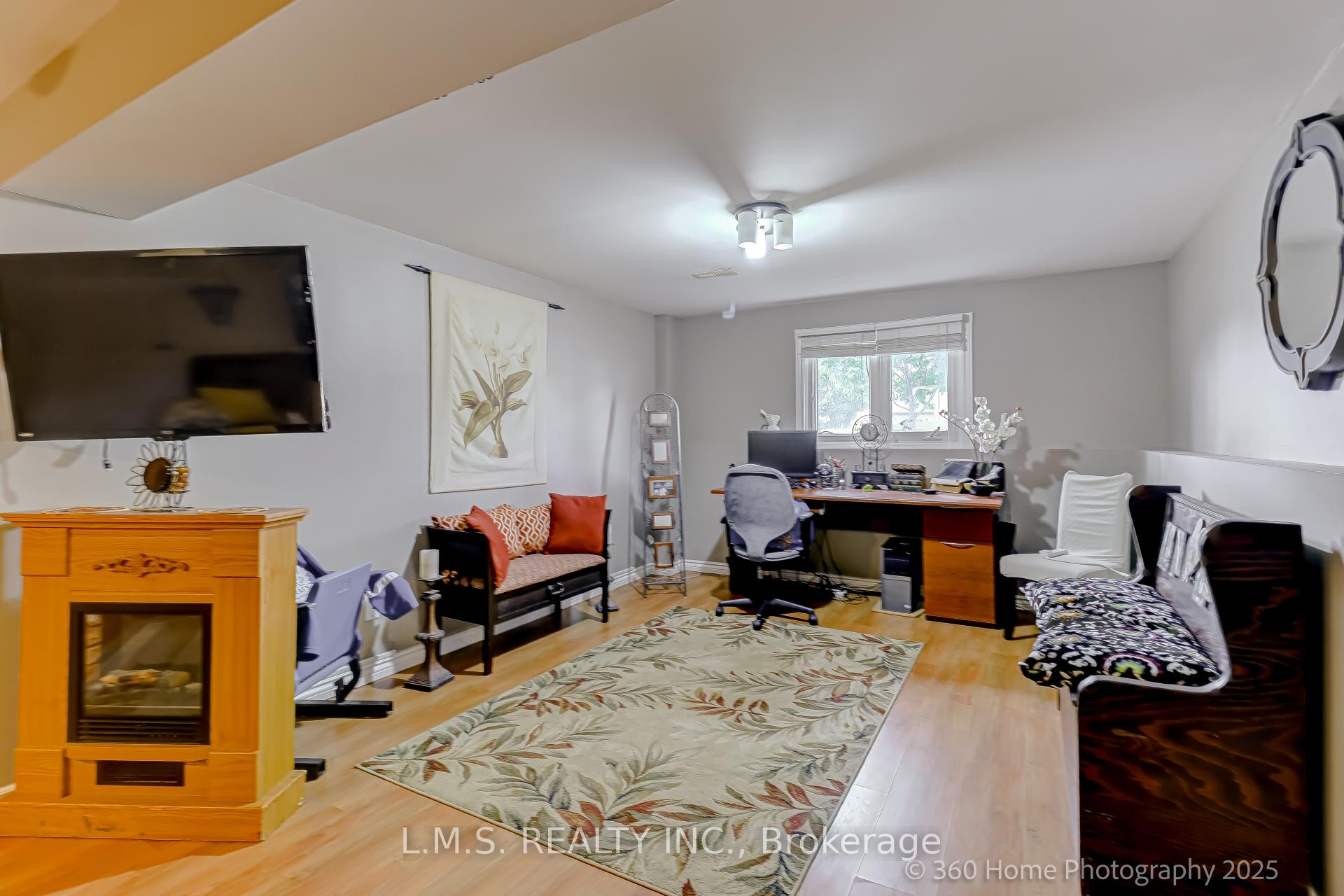 Photo 22 of 90 Shakespeare Crescent, Barrie, Letitia Heights — HOMEH